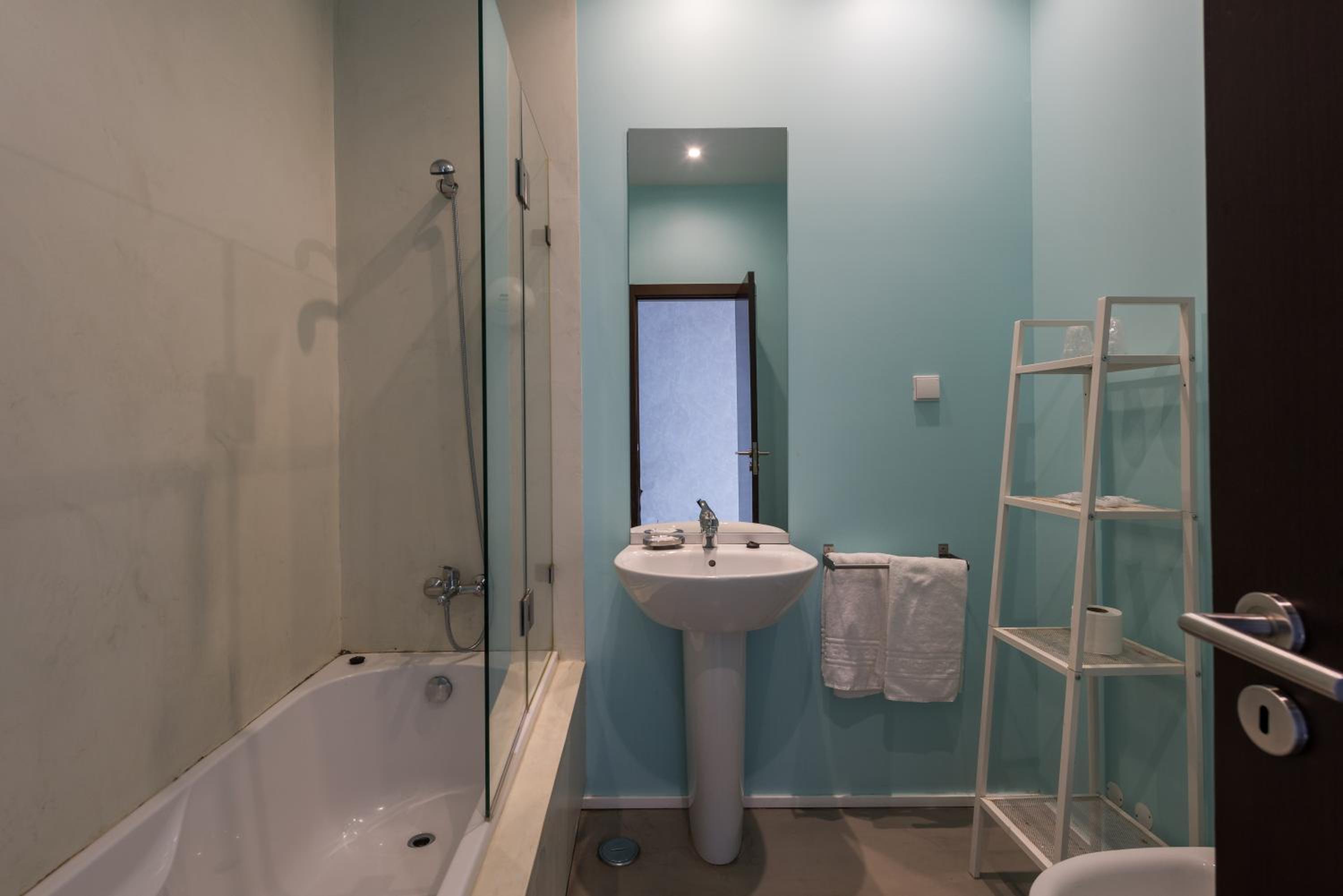 Standard Double or Twin Room - Photo 14