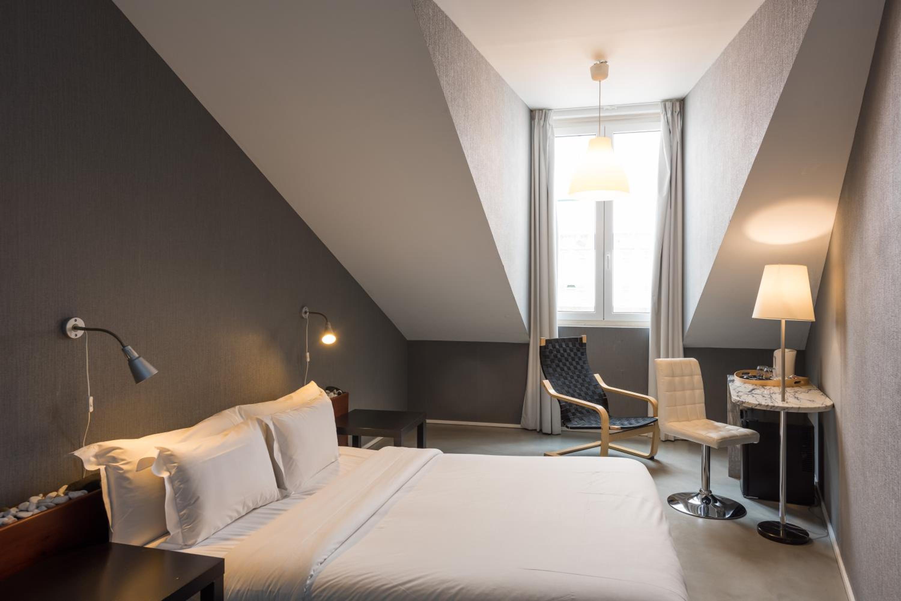 Standard Double or Twin Room - Photo 18
