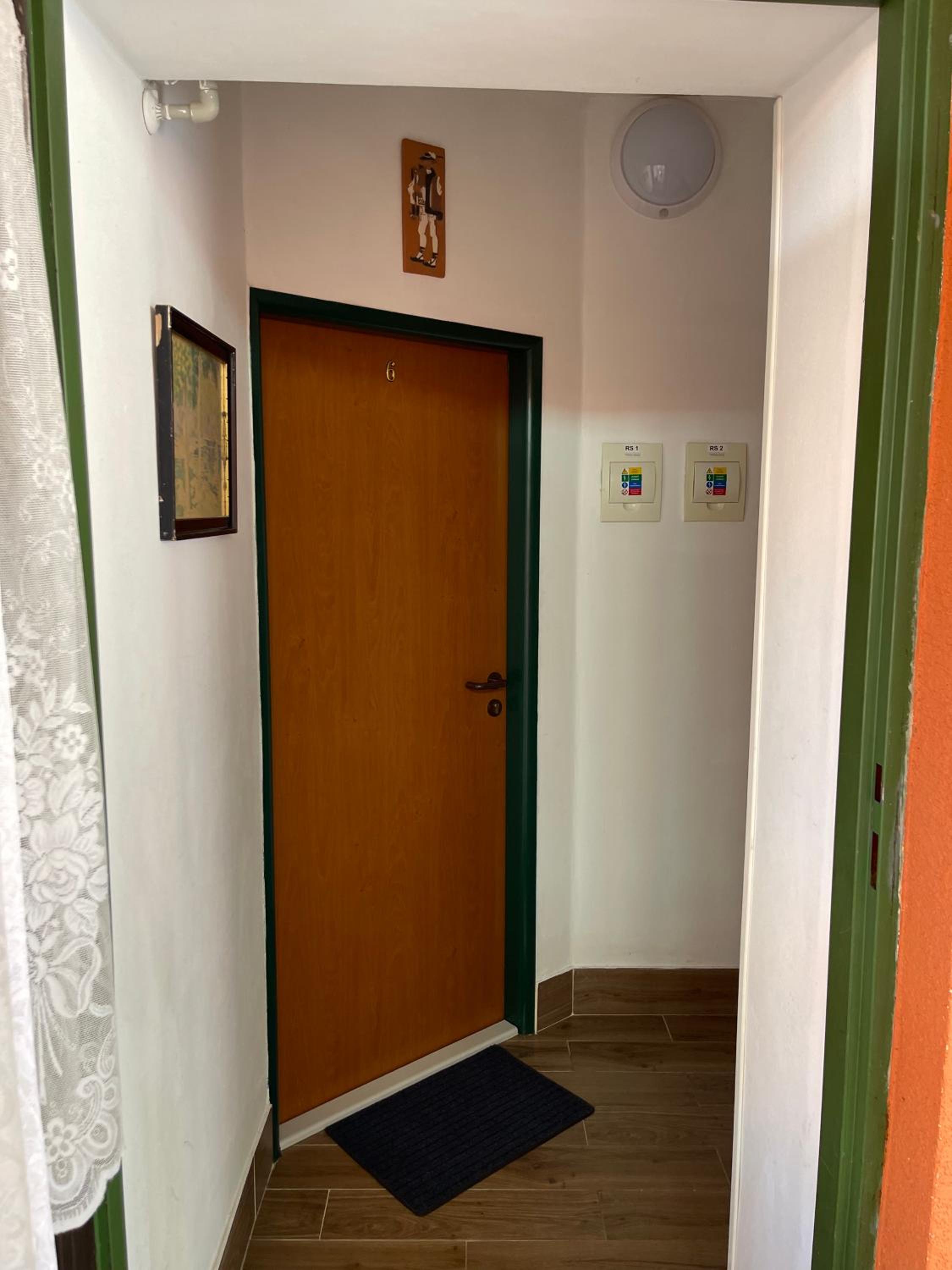 Budget Twin Room photo 3