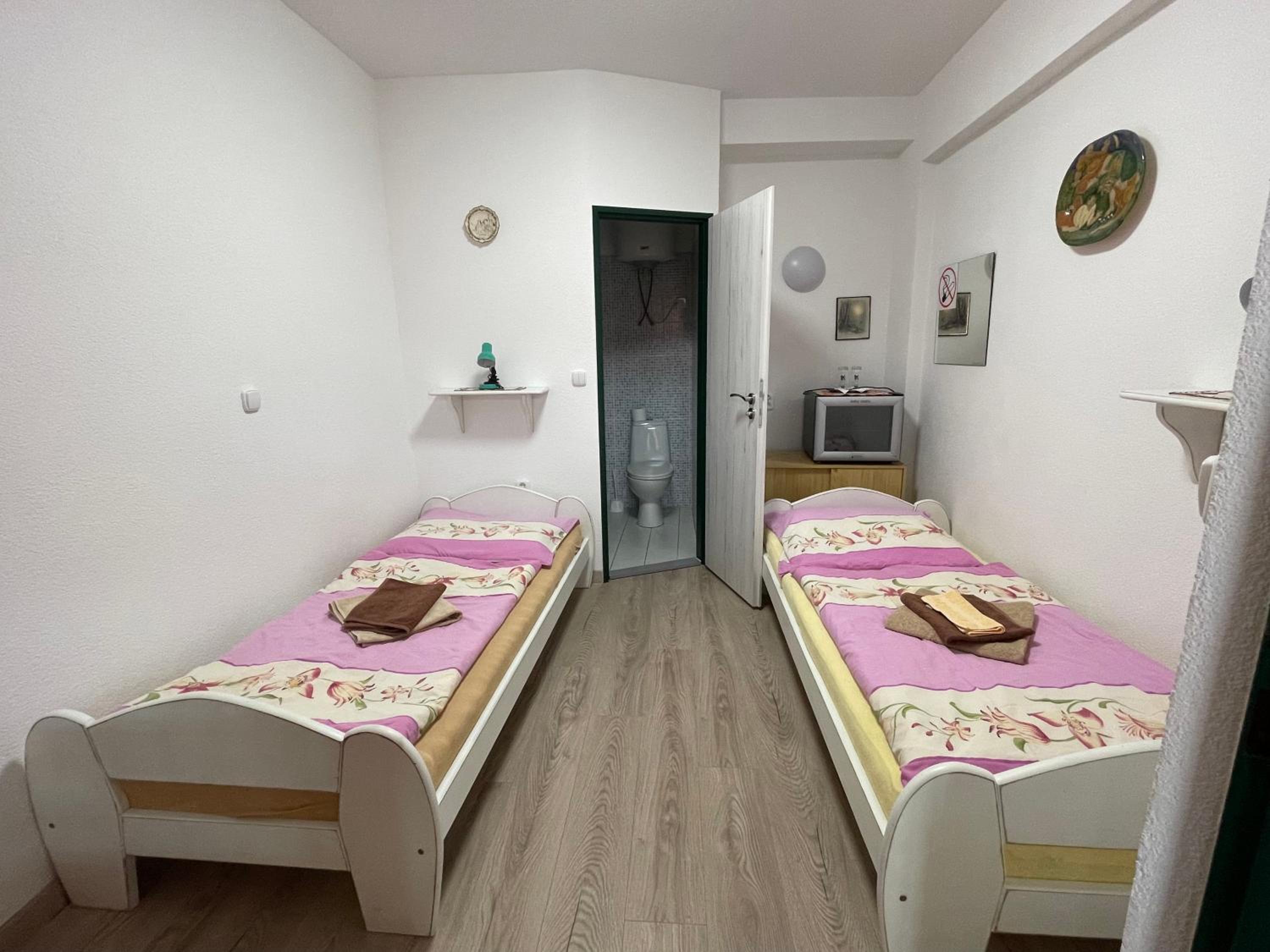 Budget Twin Room photo 1
