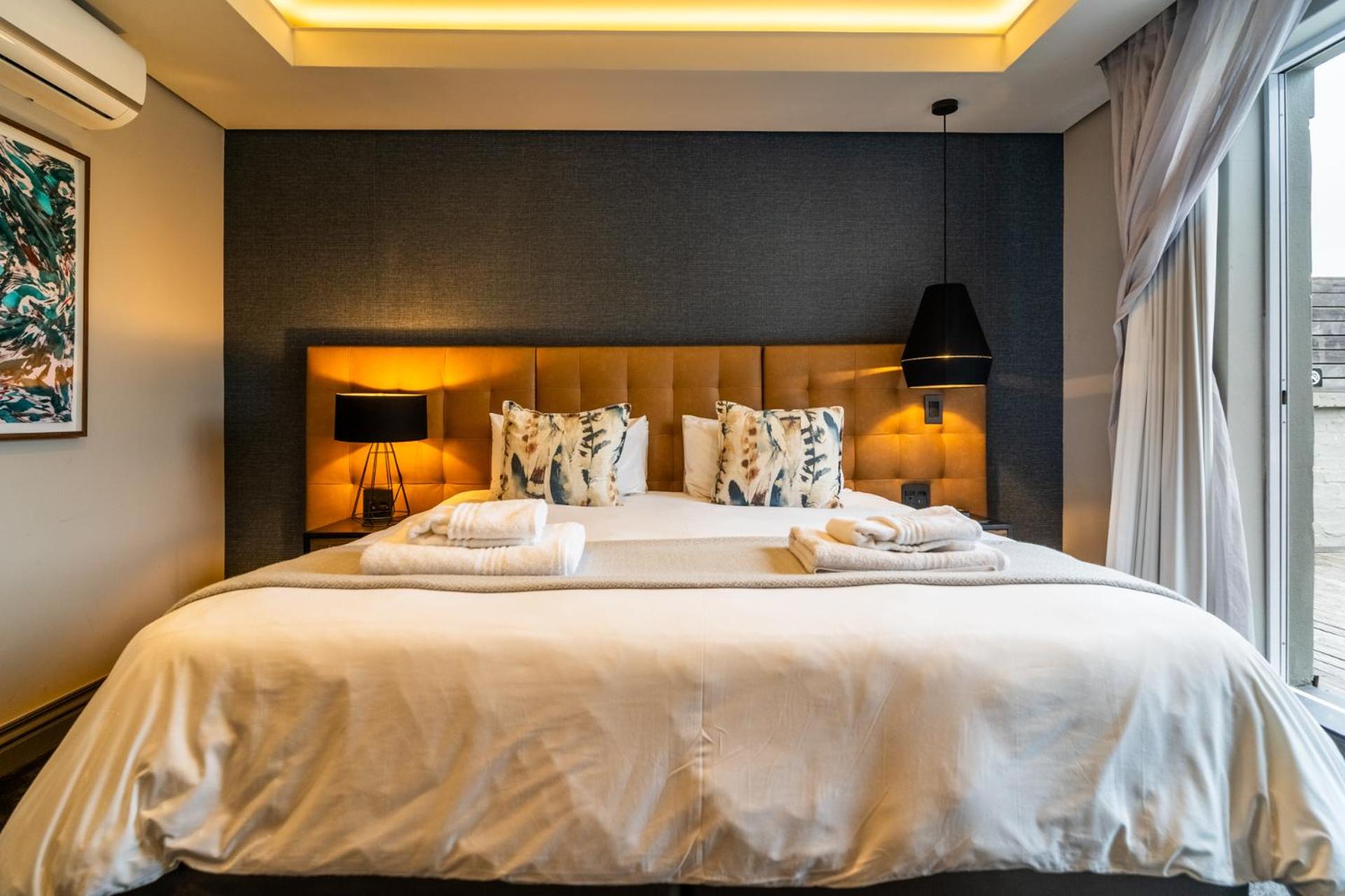 2 Sleeper B&B Room, Double (Gold) with Balcony