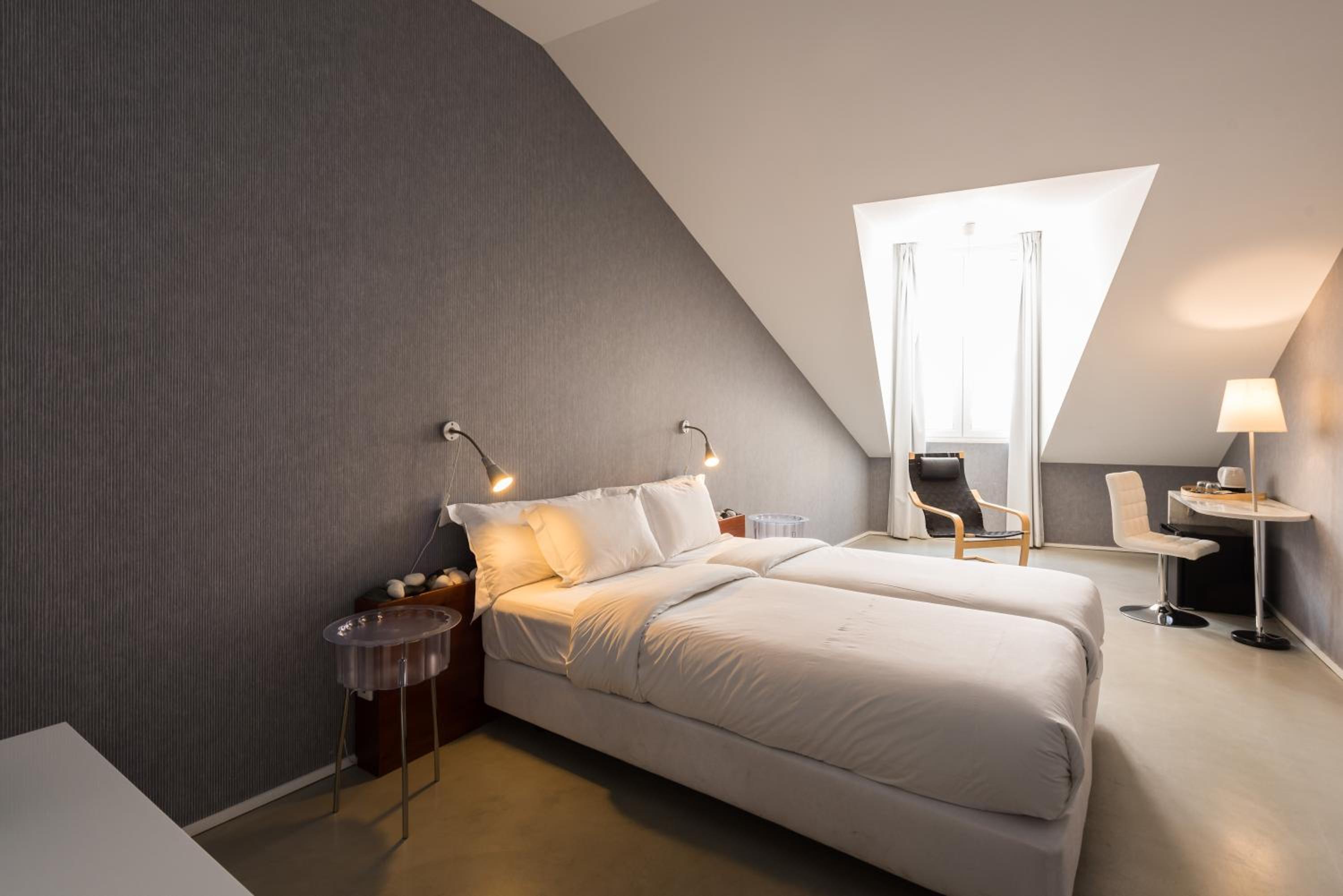 Standard Double or Twin Room - Photo 20