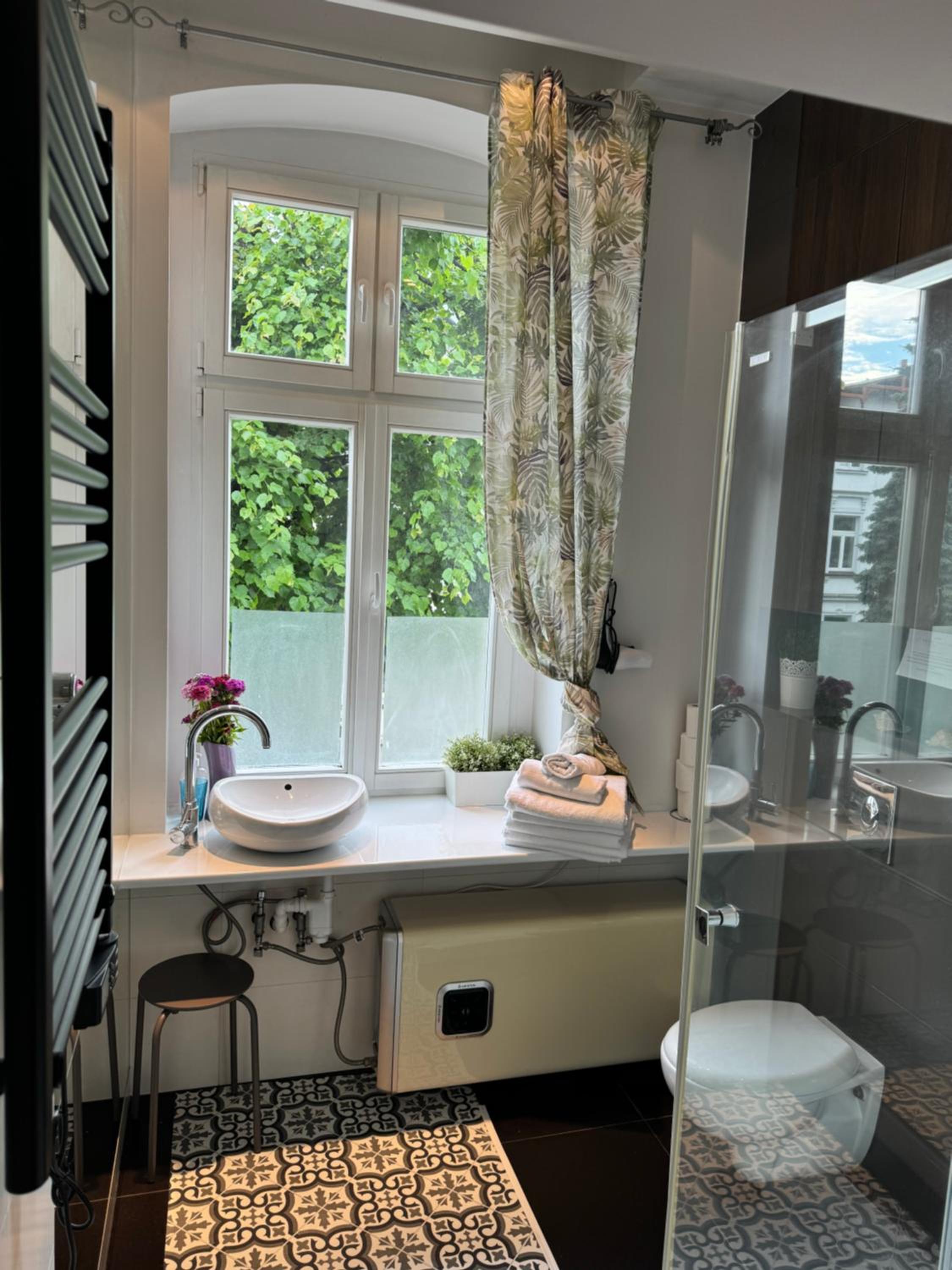 Studio Apartment - Photo 24