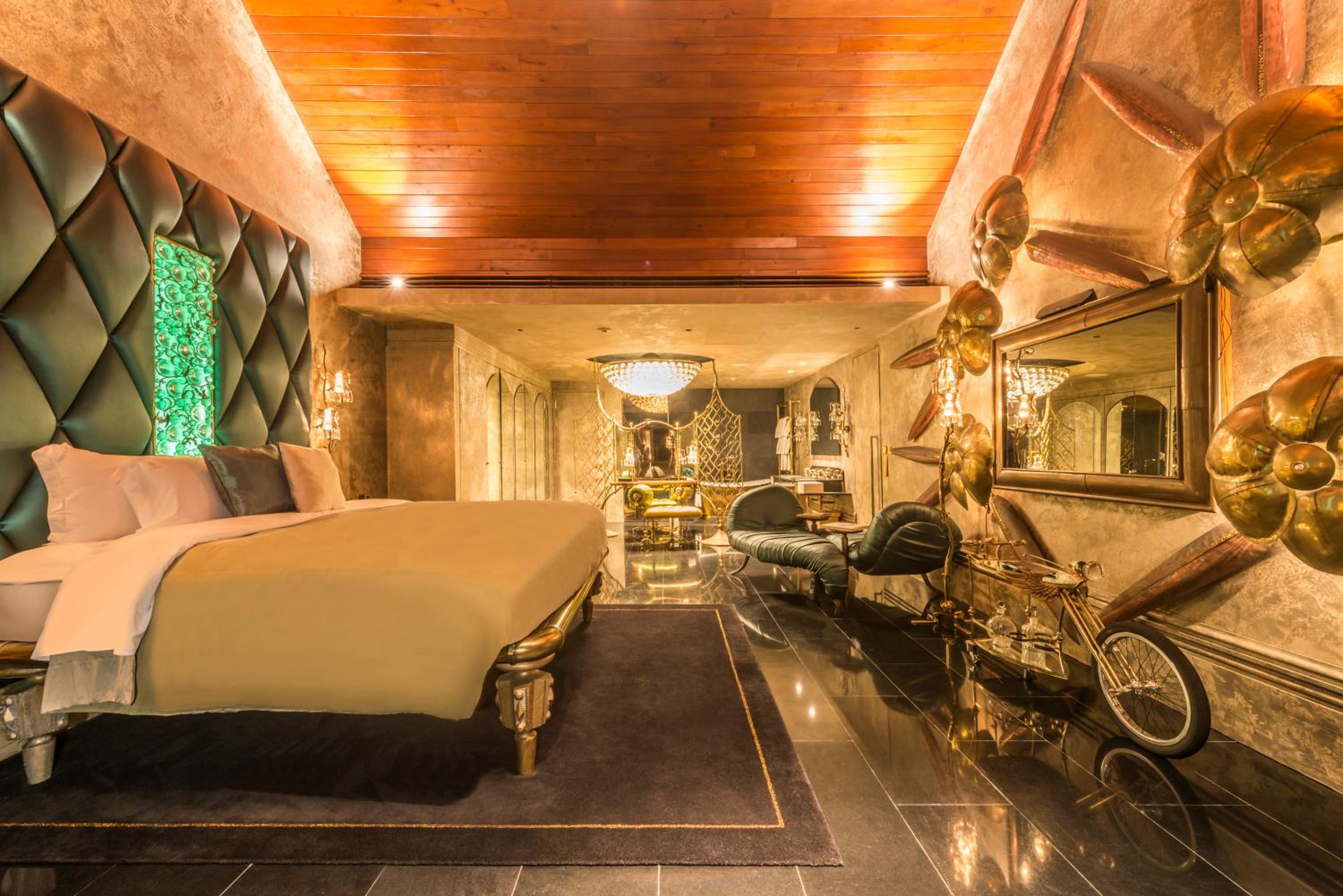 Suite photo 1