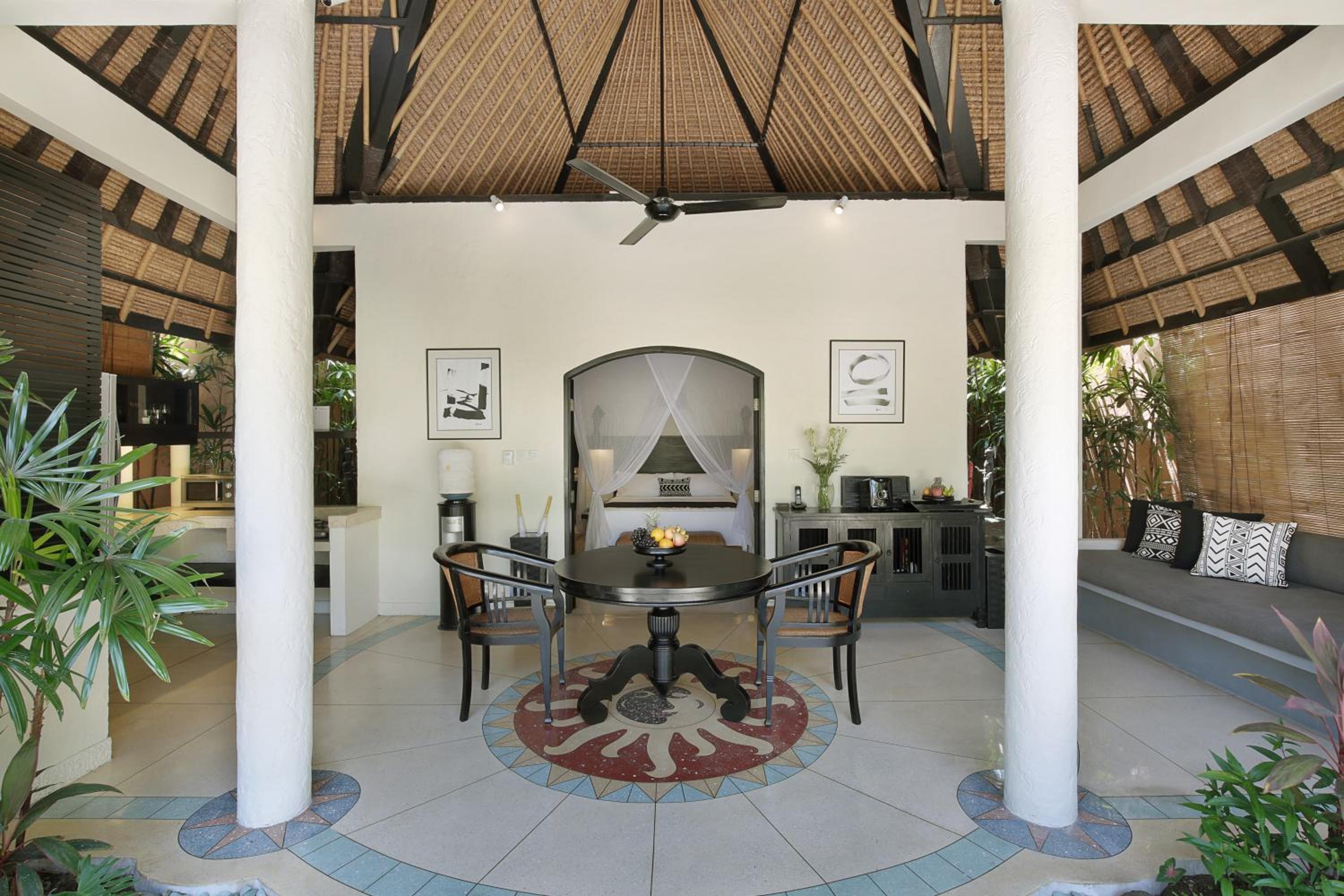 One-Bedroom Villa with Private Pool and Bathtub