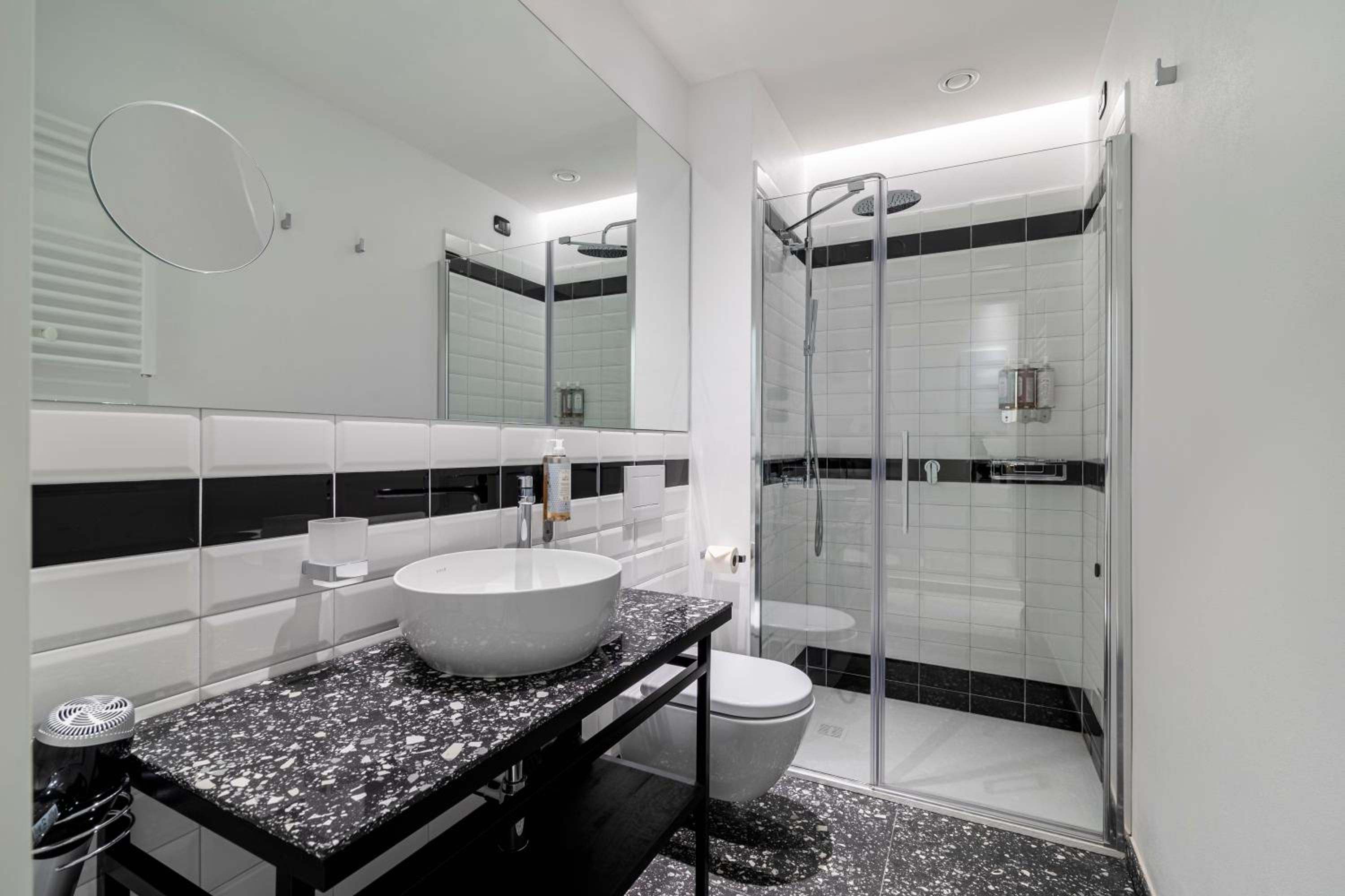 Double or Twin Room - Photo 2
