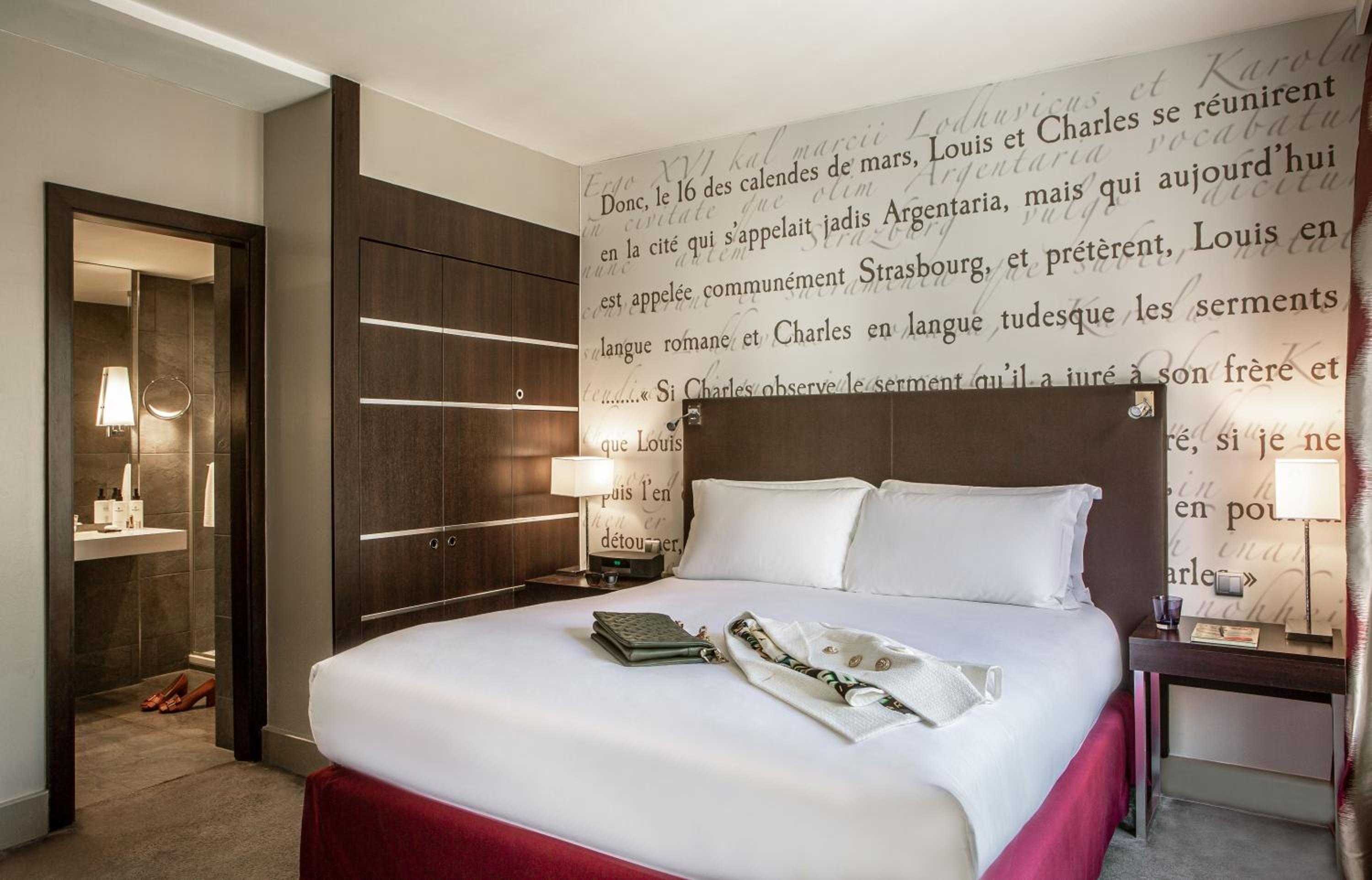 Junior King Suite with Lounge Area - Photo 2