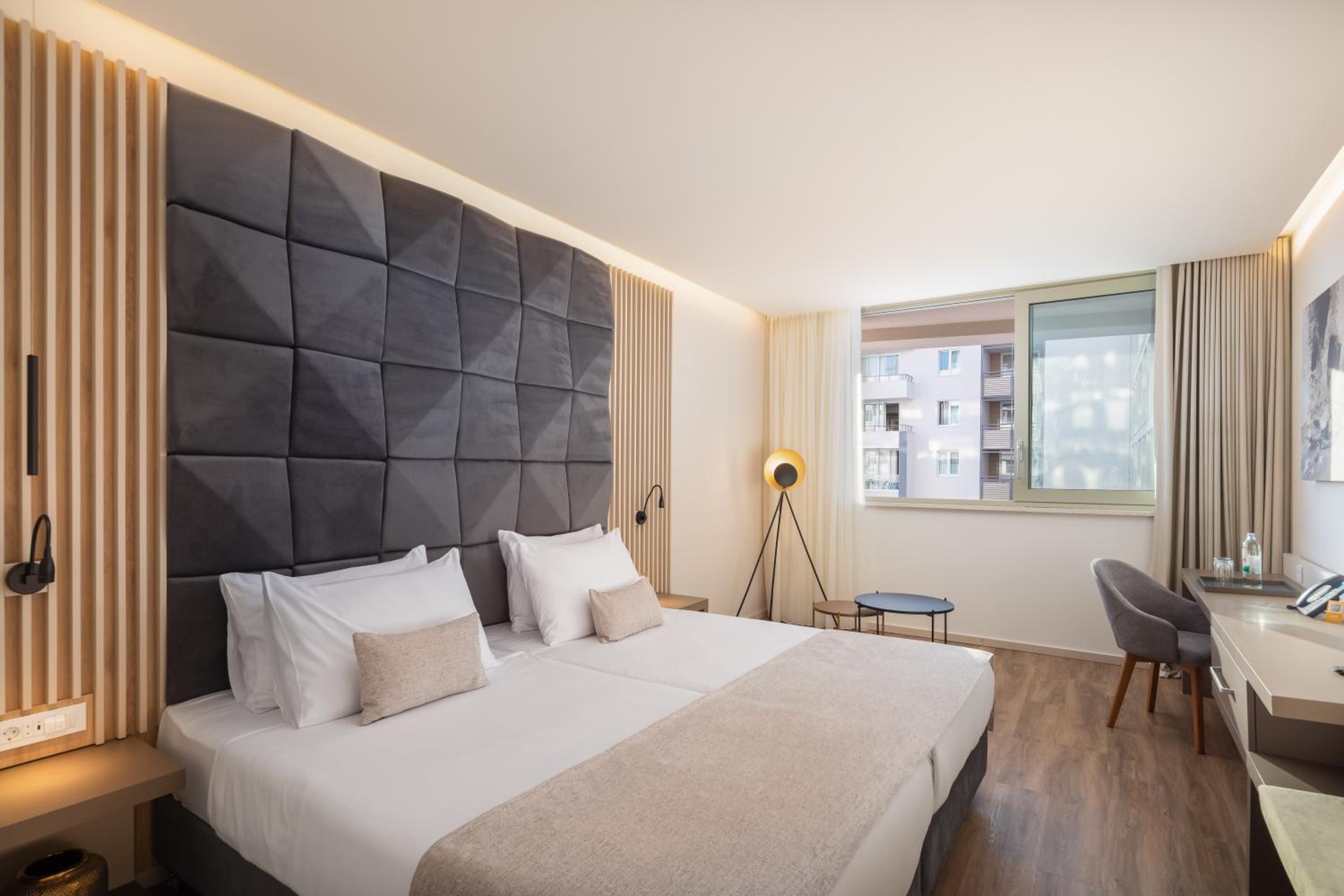 Classic Room - Photo 1