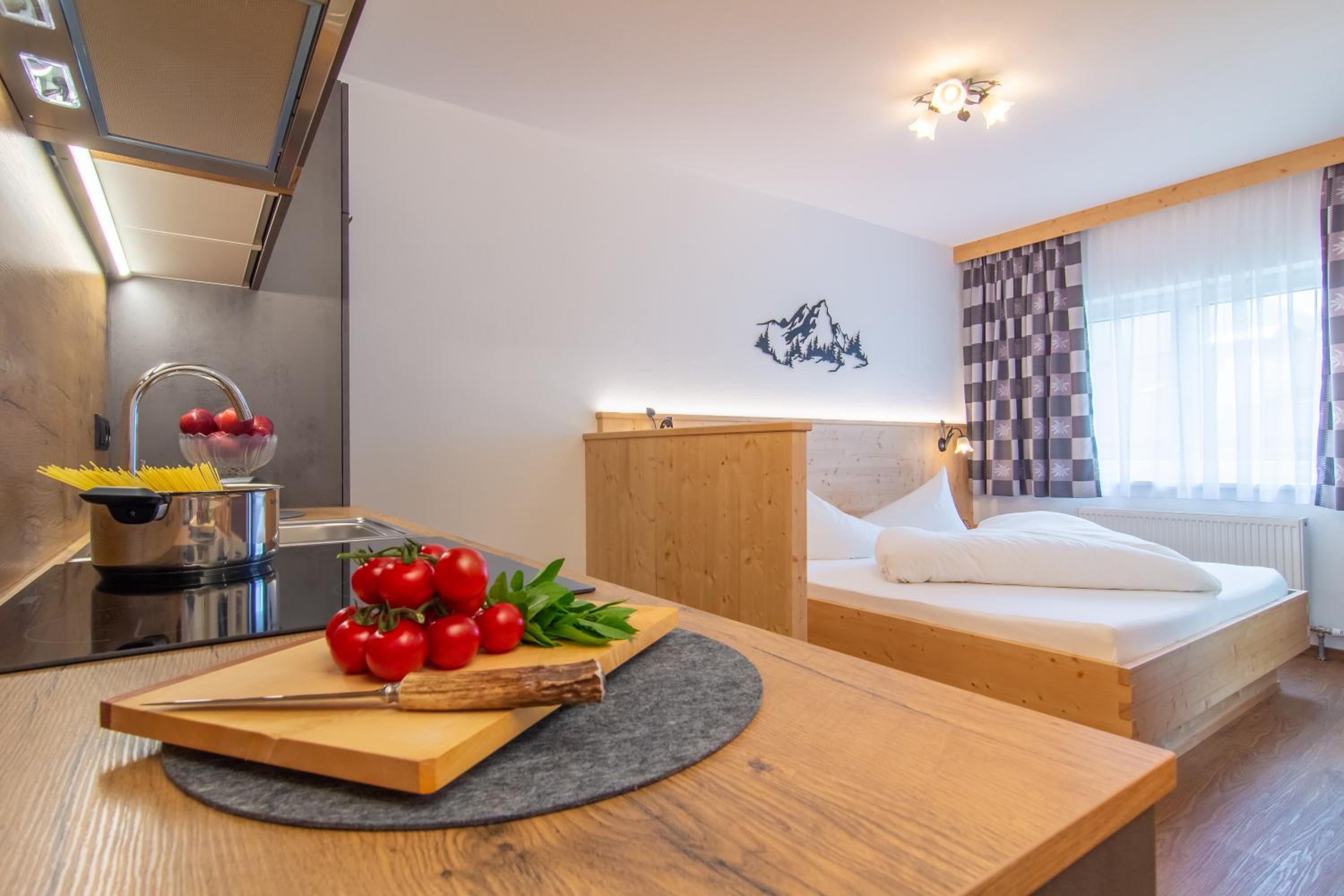Two-Bedroom Apartment with Balcony photo 2