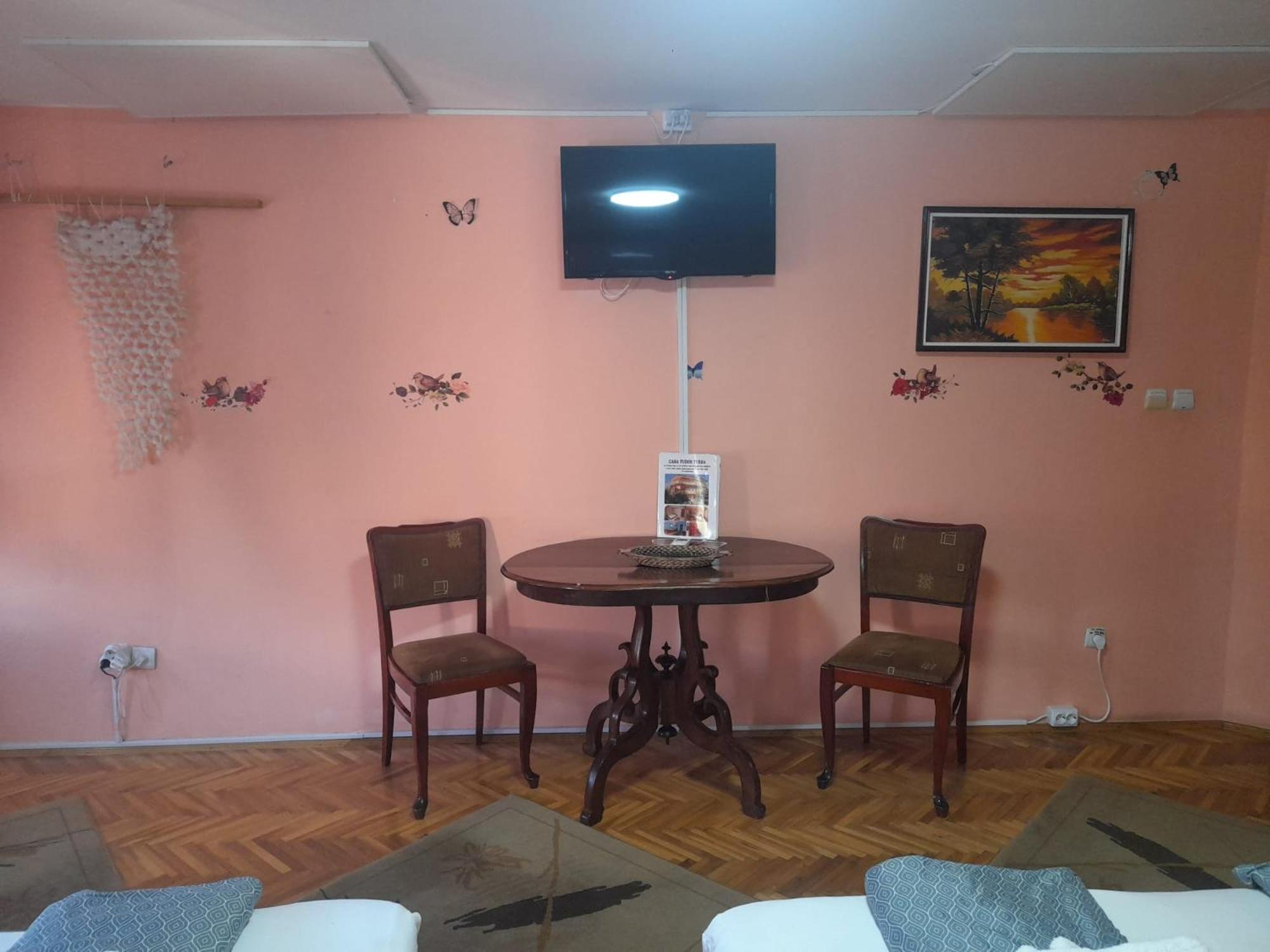 Deluxe Family Room photo 3
