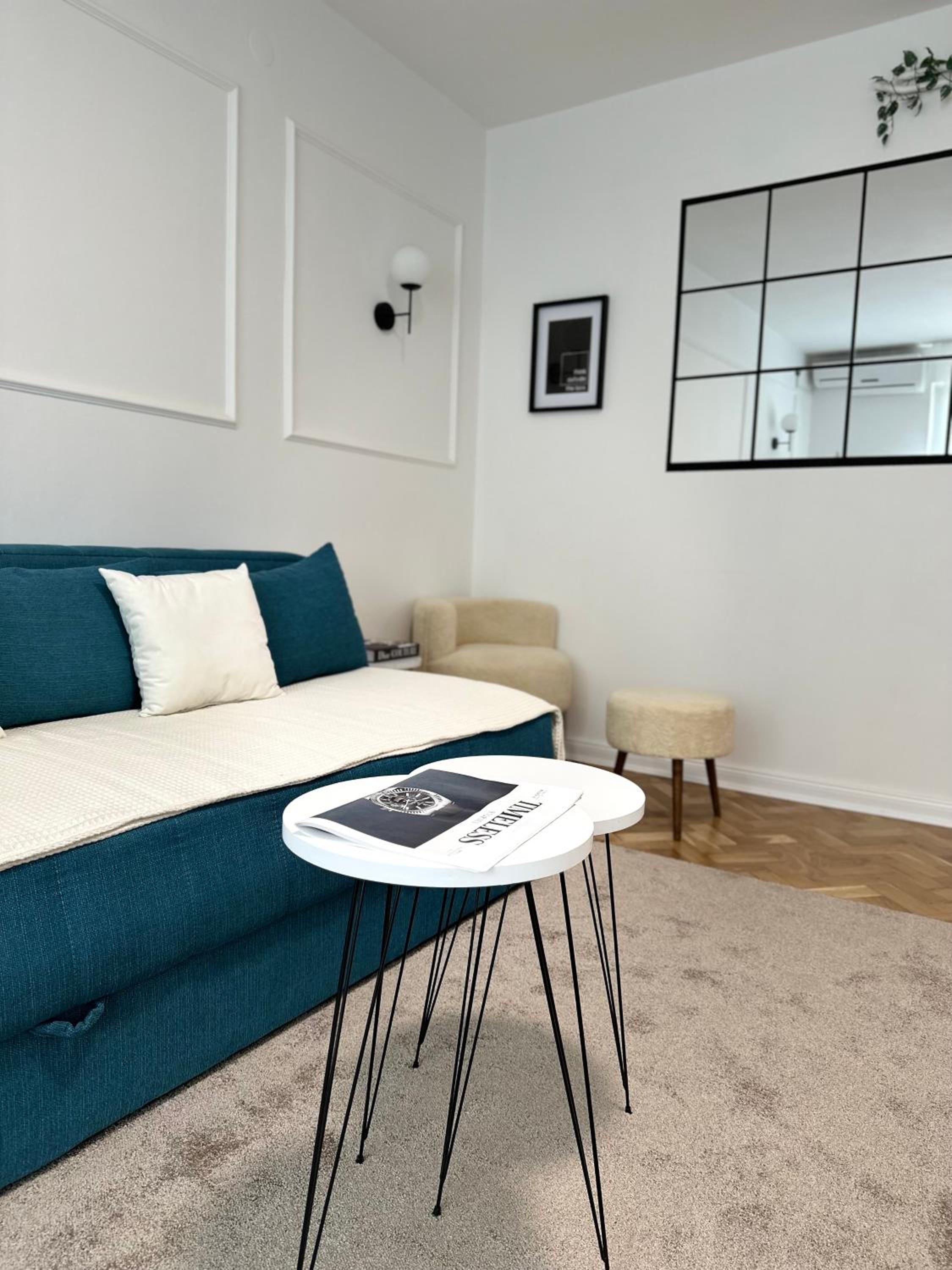 One-Bedroom Apartment photo 1