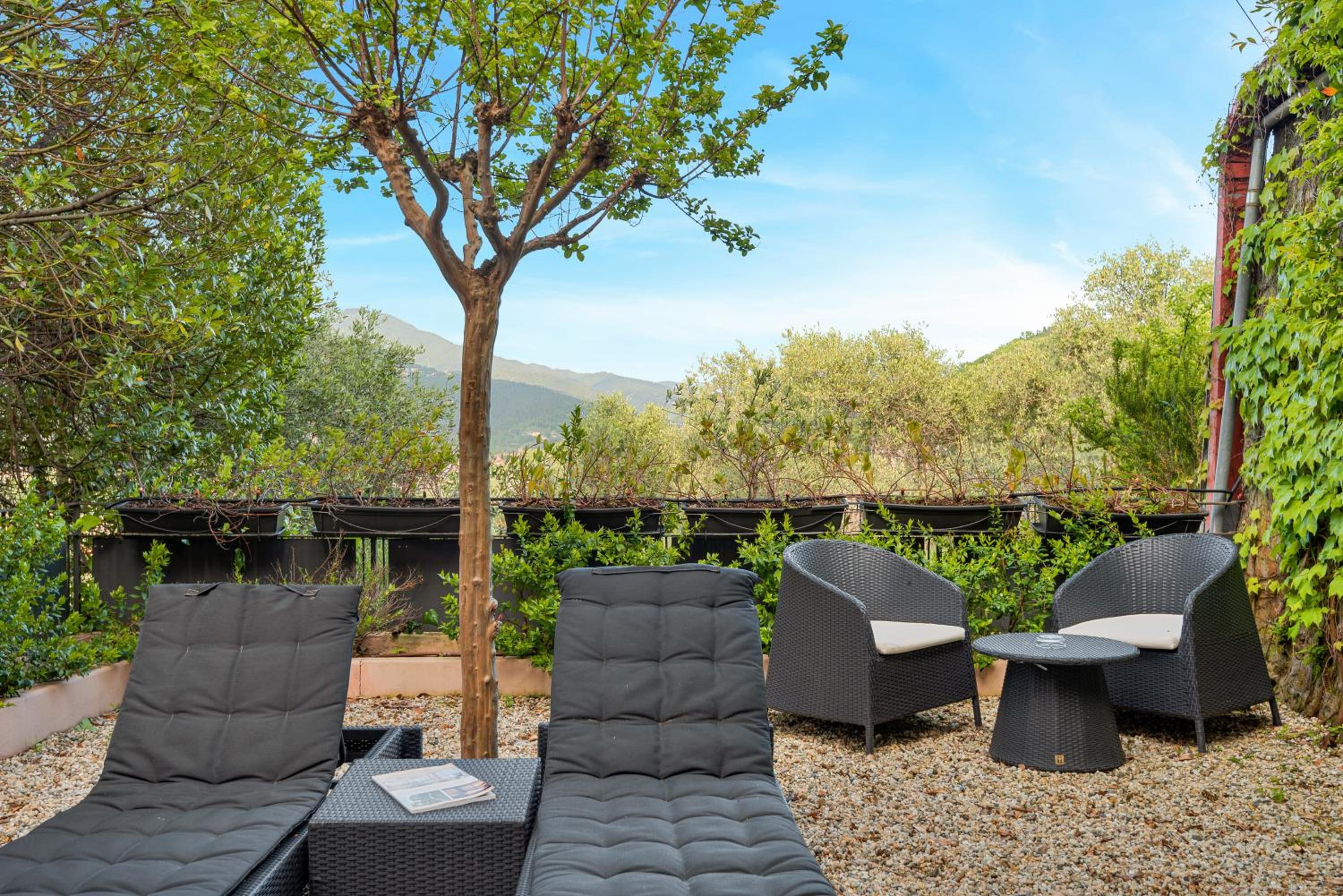Junior Suite Deluxe with Private Garden - Photo 17