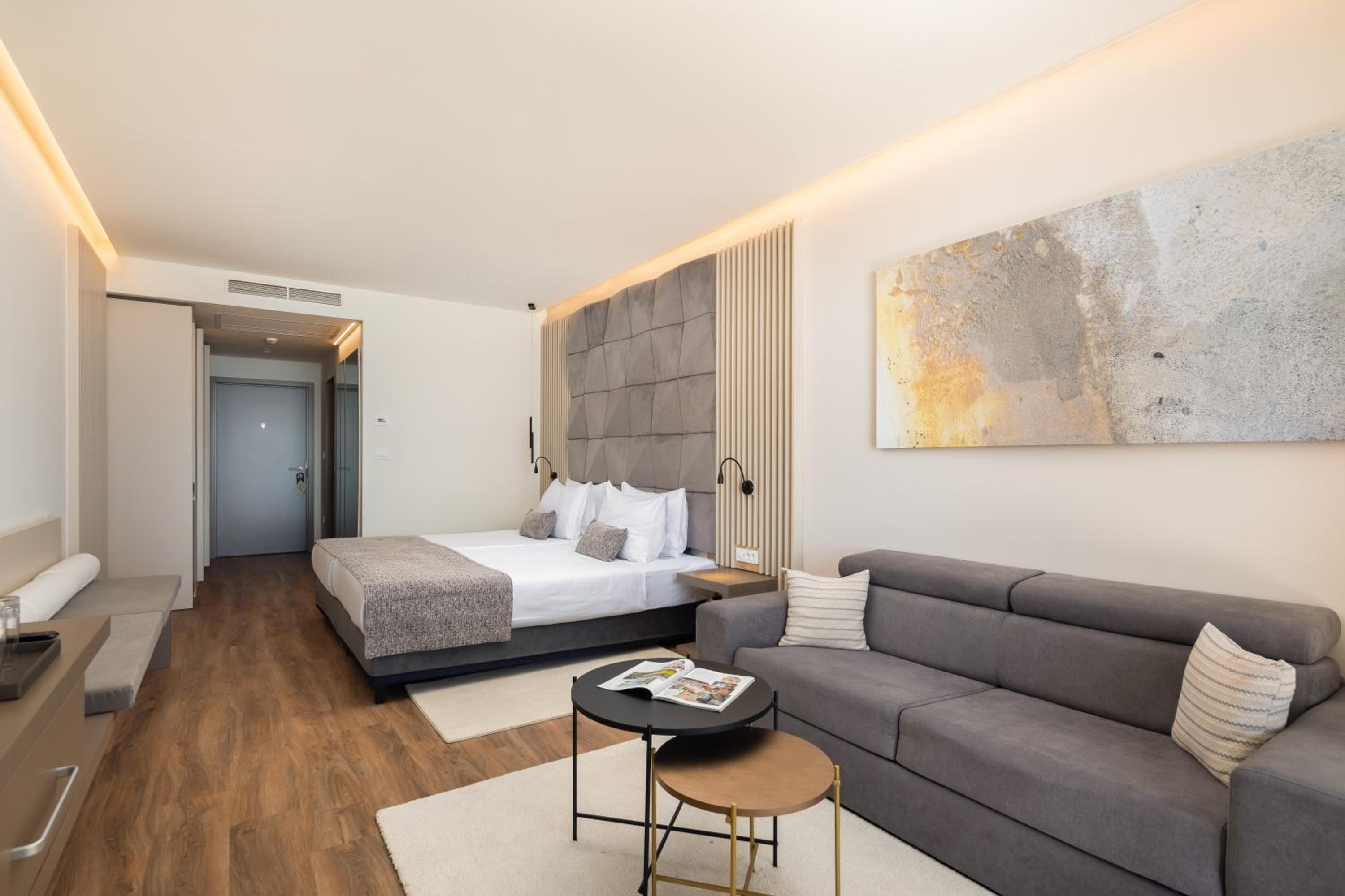 Luxury Room with Sea View and Balcony - Photo 26