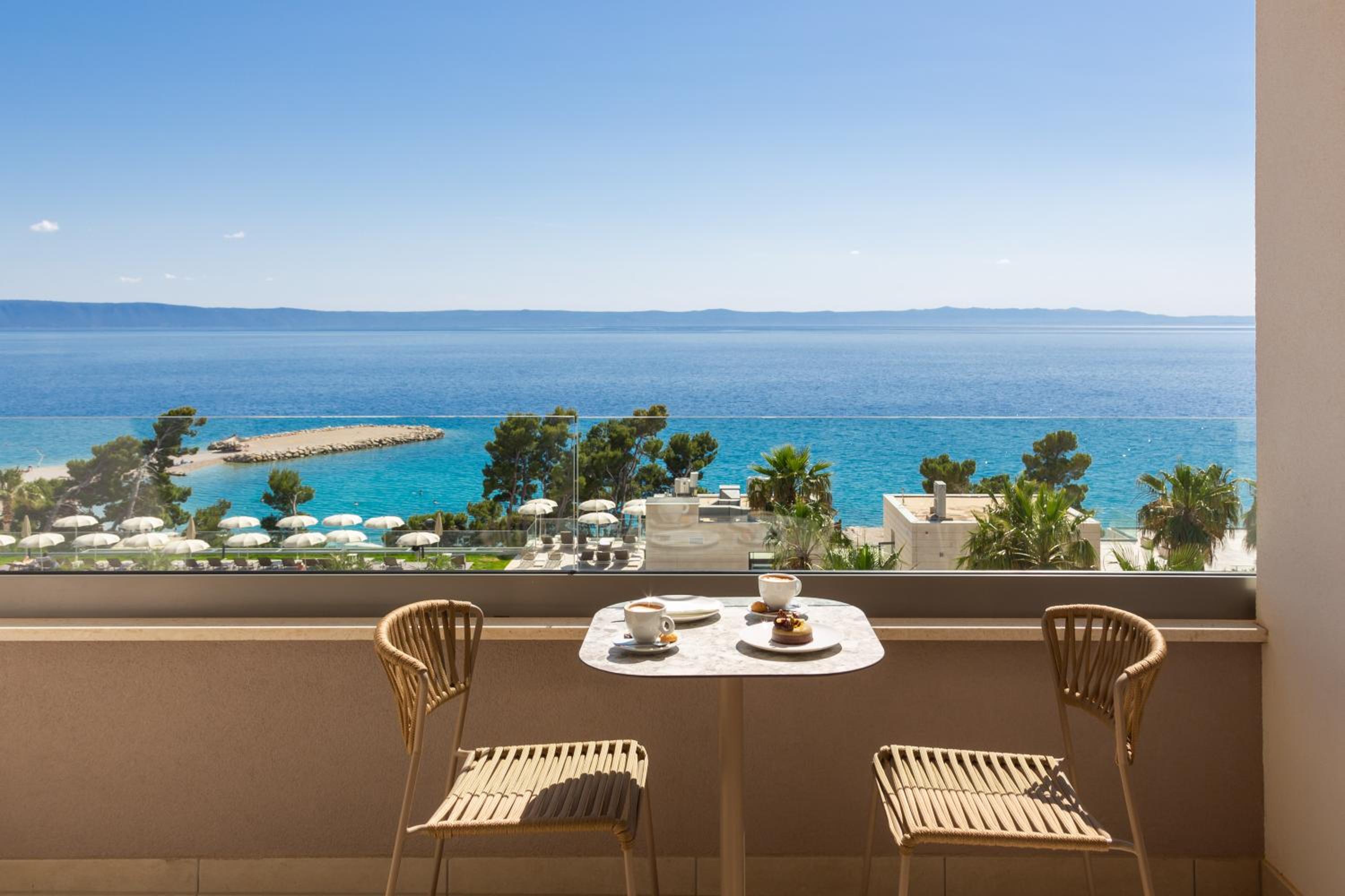 Luxury Room with Sea View and Balcony - Photo 18