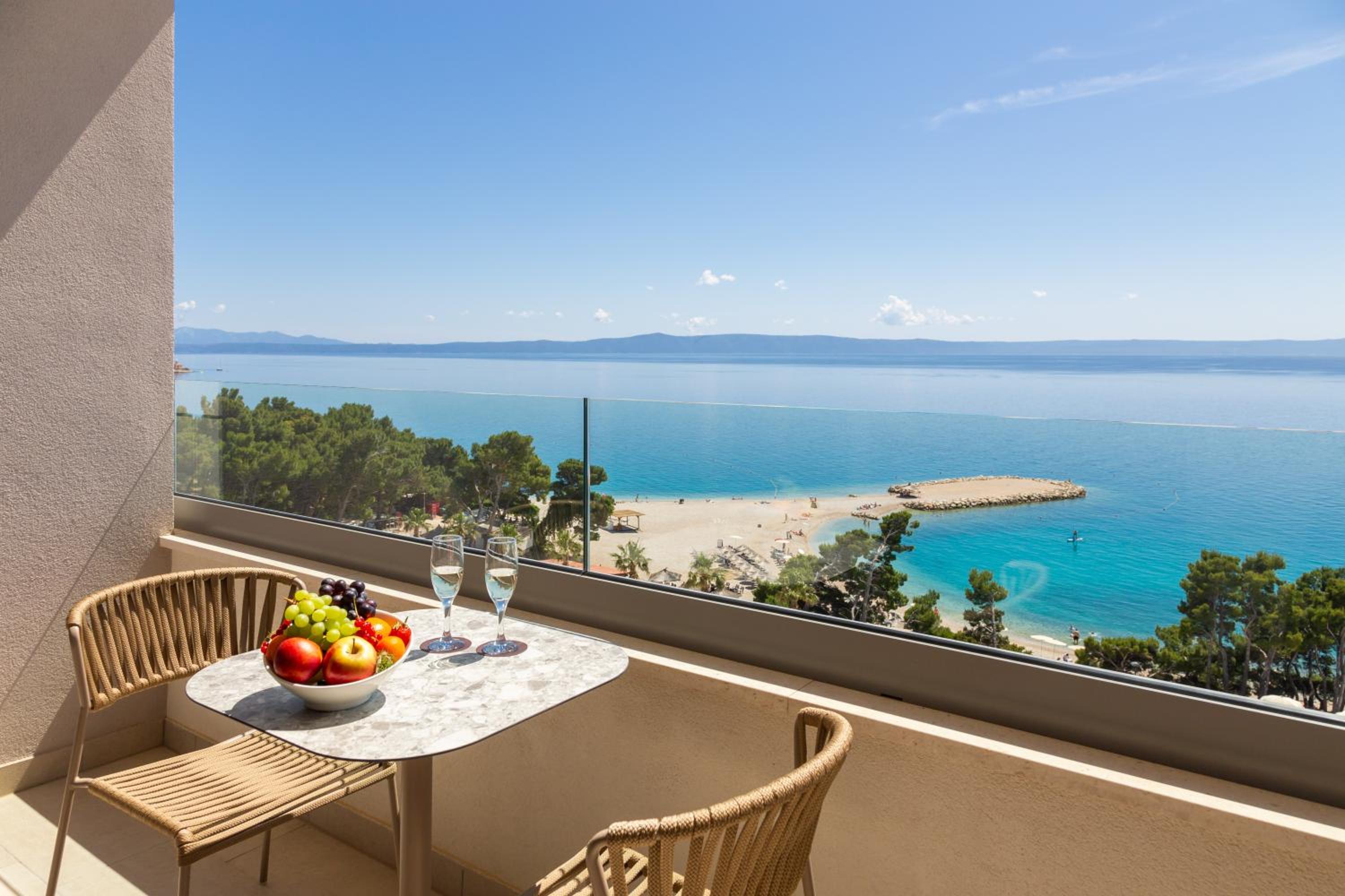 Luxury Room with Sea View and Balcony - Photo 8