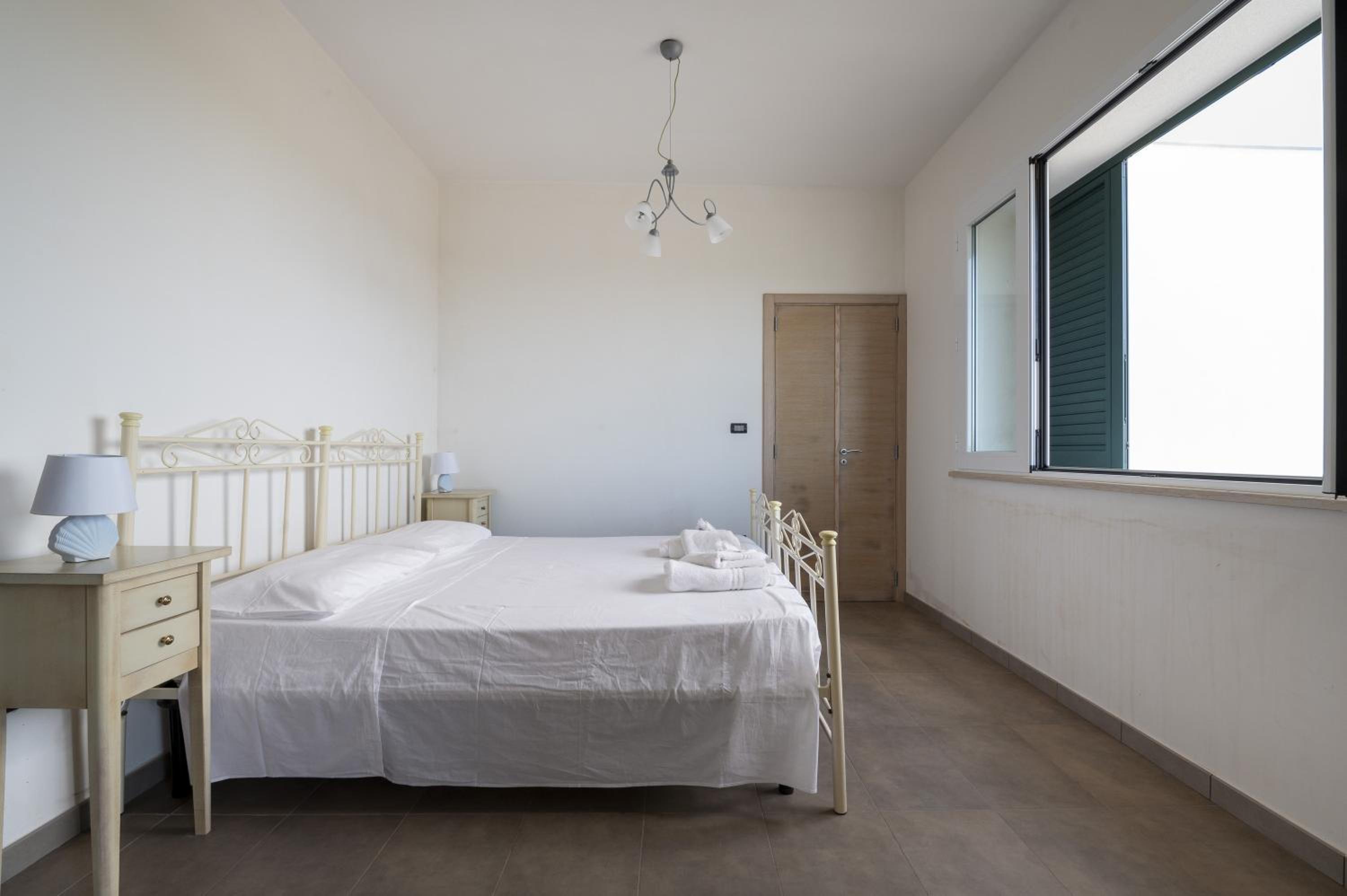 One-Bedroom Apartment with Garden View