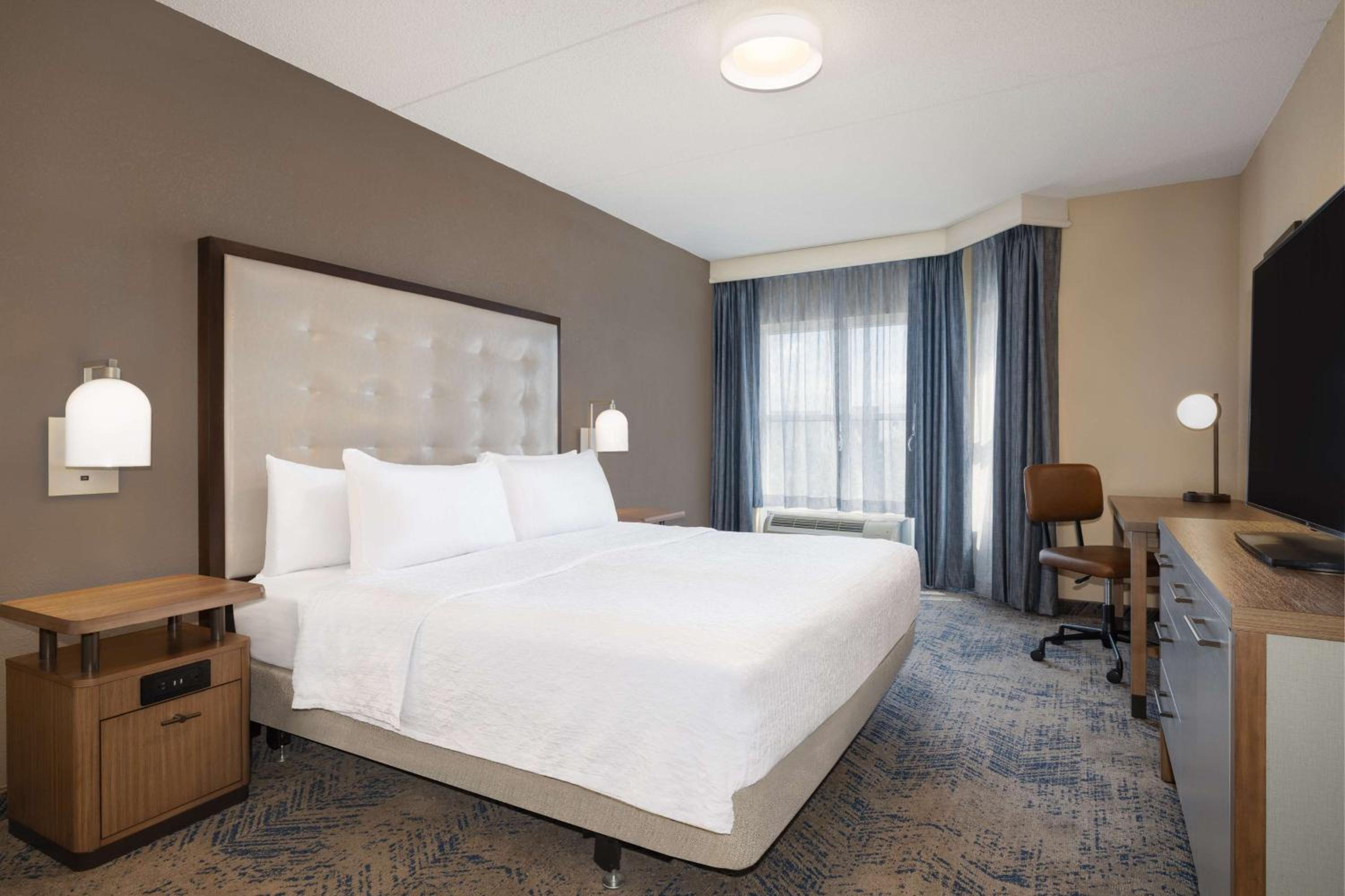 One-Bedroom King Suite - Non-Smoking - Photo 5