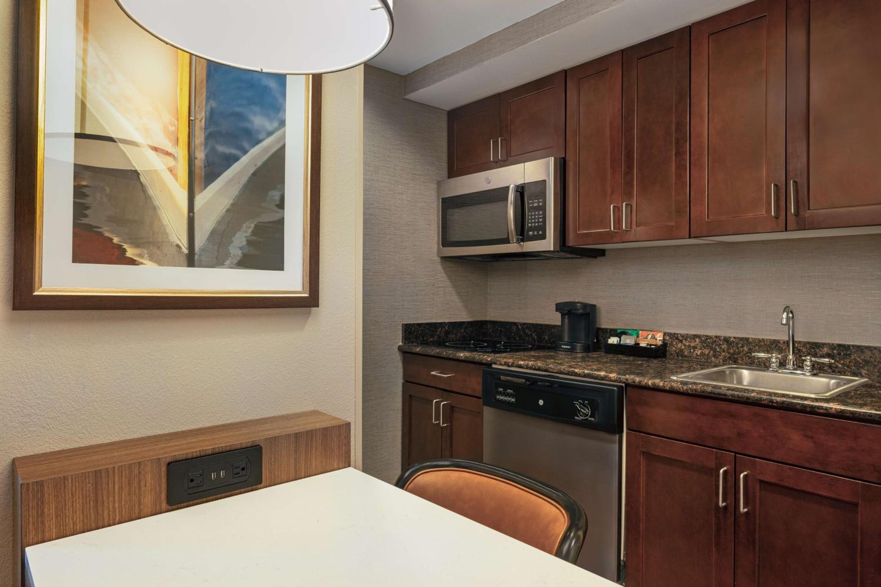 King Studio Suite - Non-Smoking - Photo 5