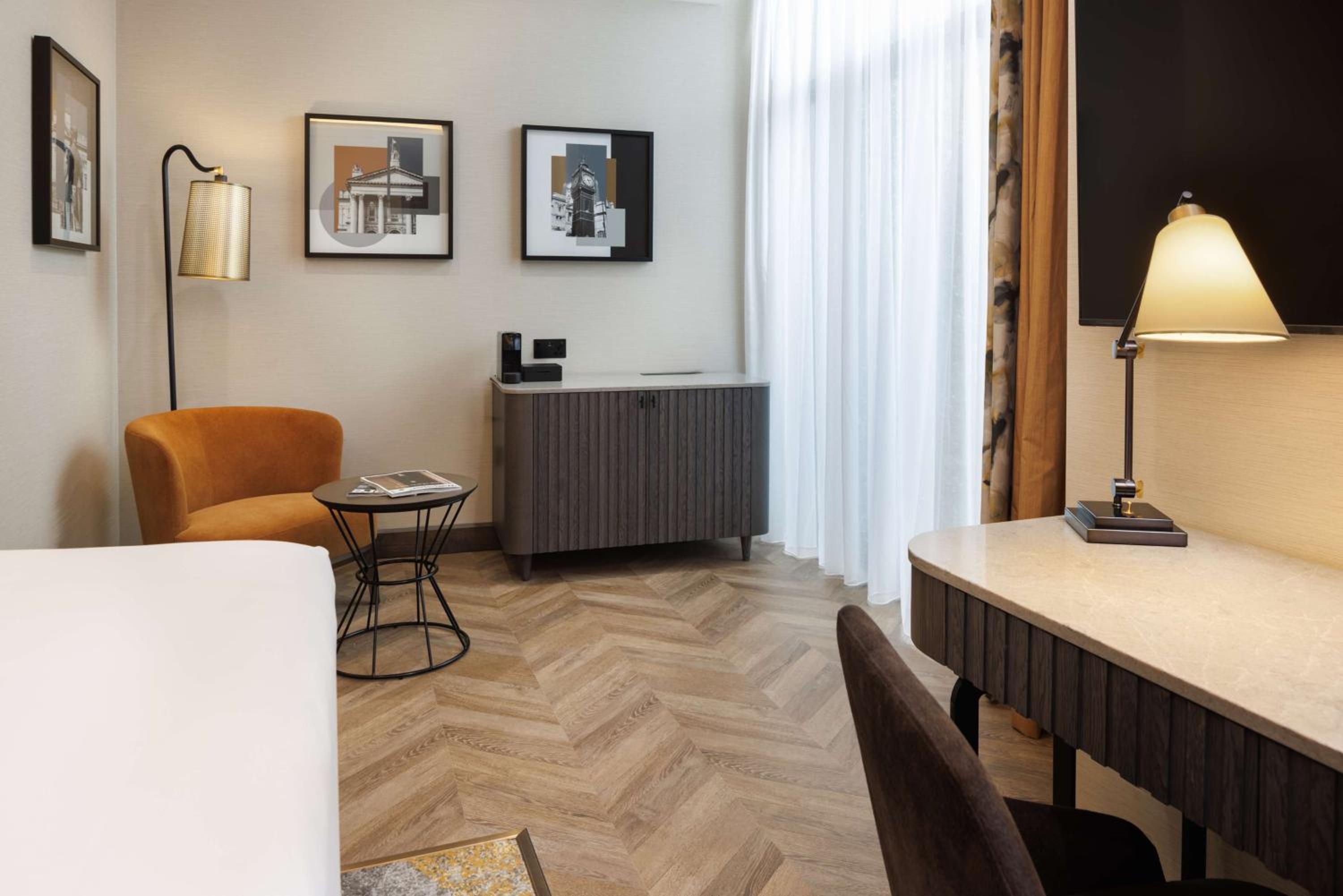 Deluxe King Room