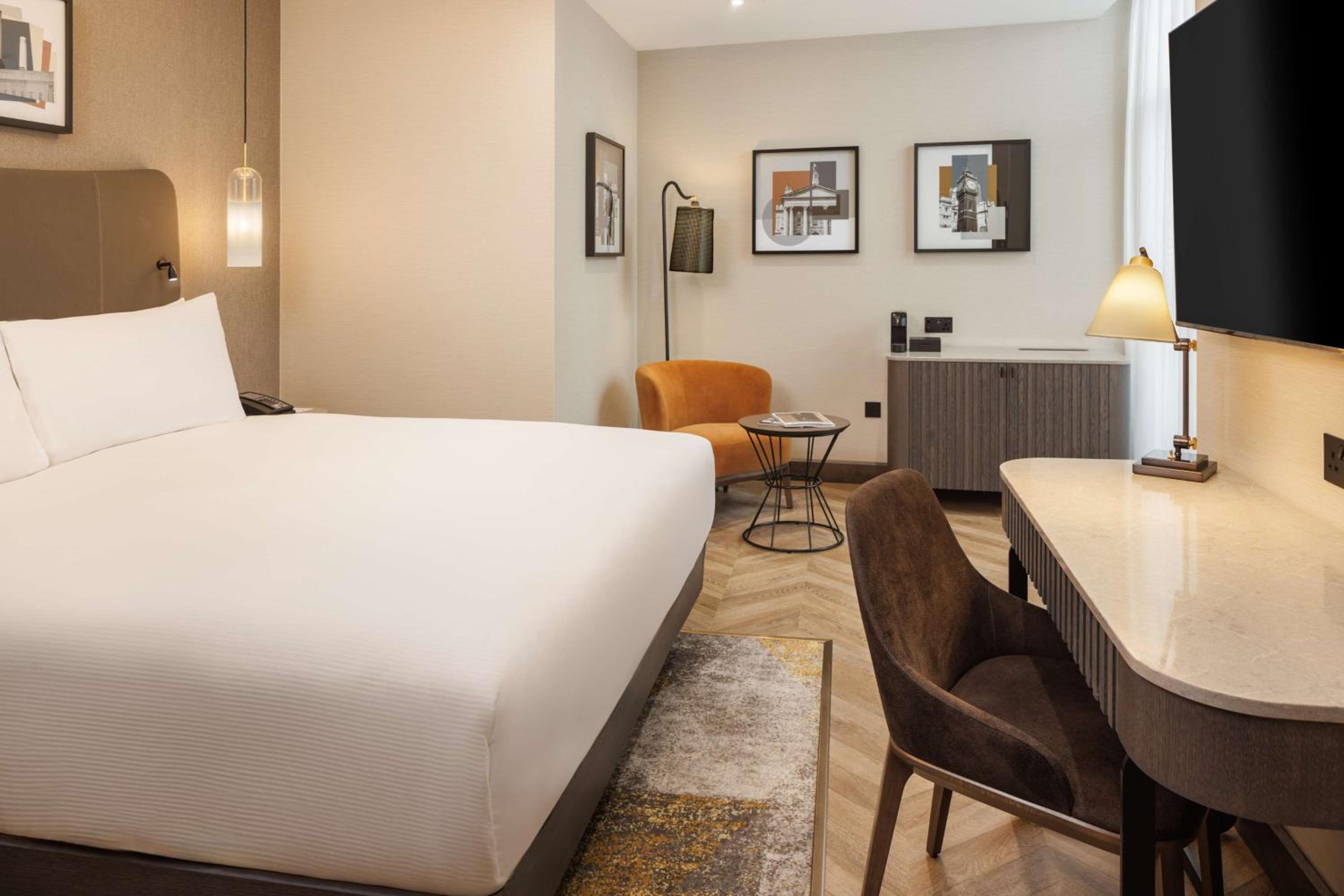 Deluxe King Room