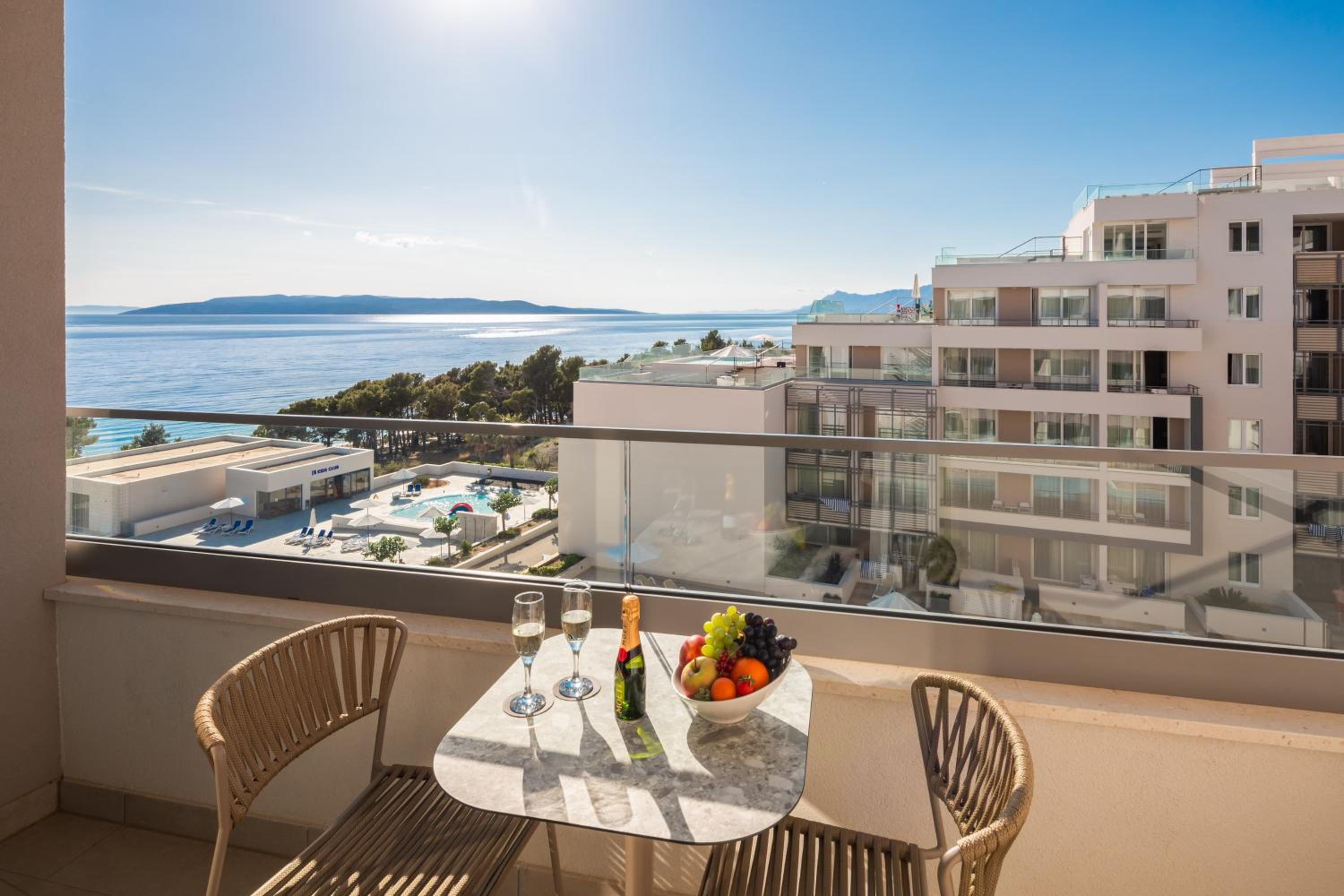  Deluxe Room with balcony and Partial Sea View - Photo 18