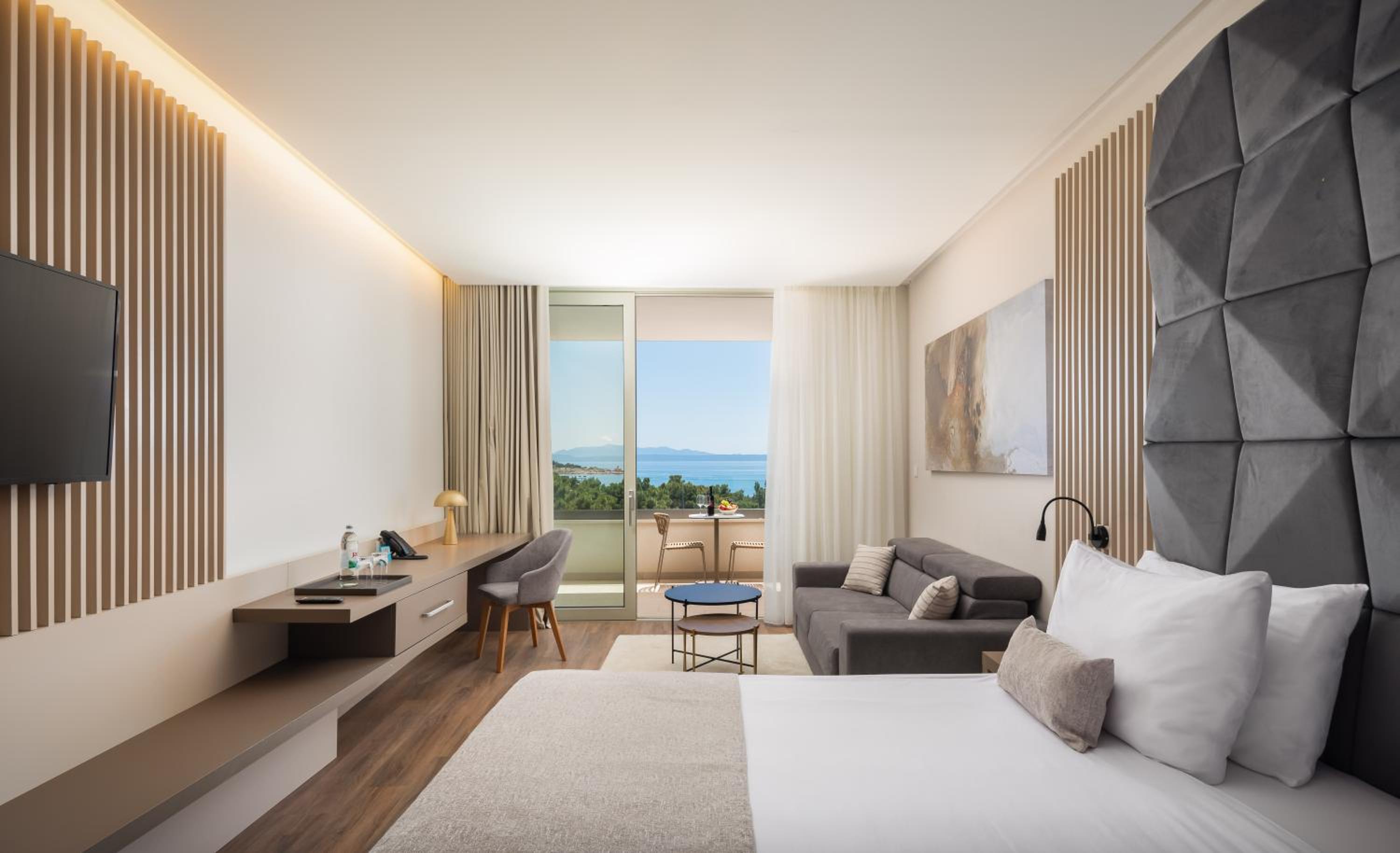  Deluxe Room with balcony and Partial Sea View - Photo 24