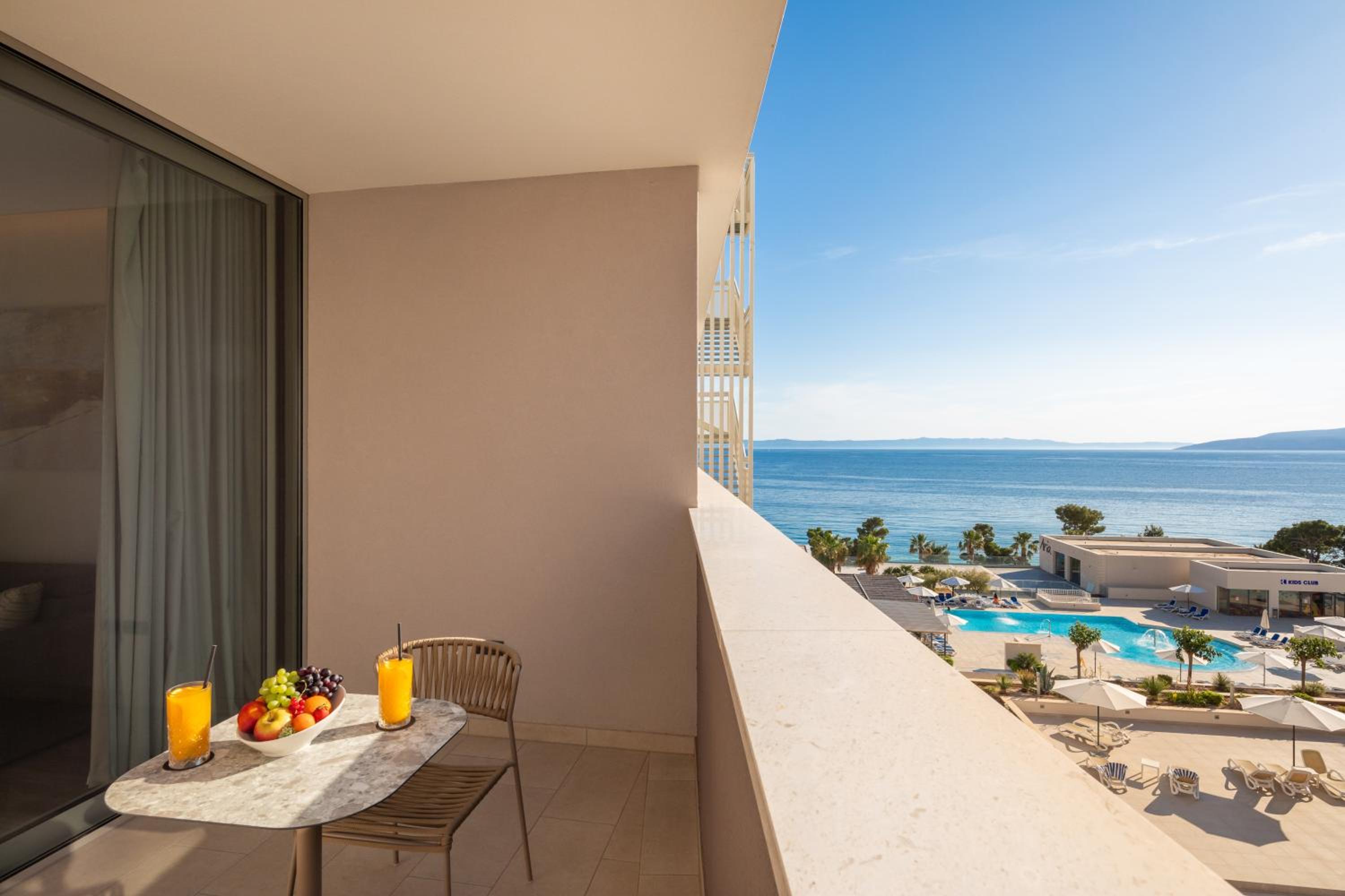  Deluxe Room with balcony and Partial Sea View - Photo 19