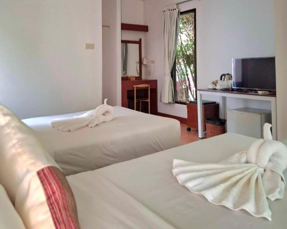 Deluxe Twin Room - Photo 3