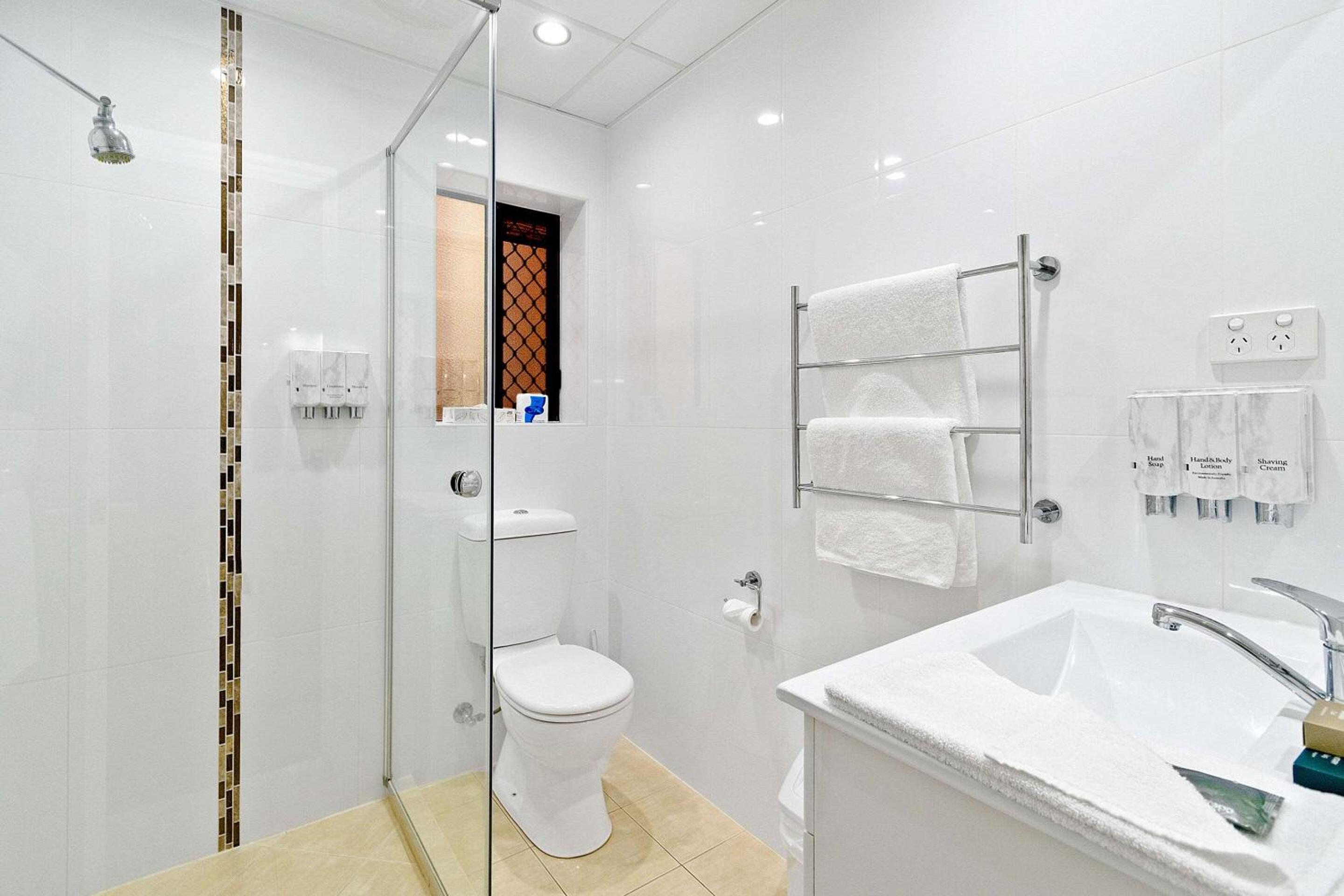 Deluxe Triple Room with Queen and Single Bed