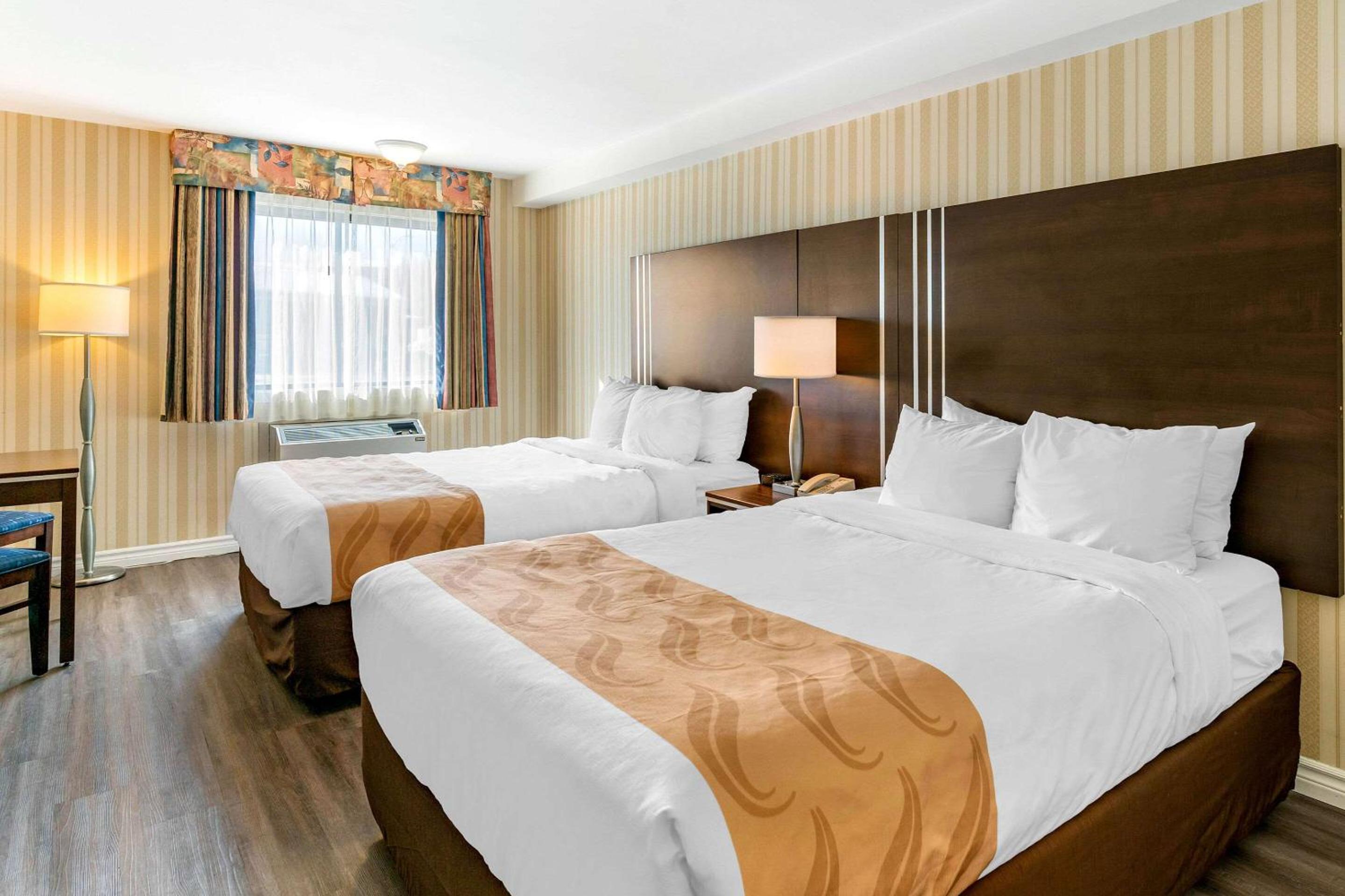 Double Room with Two Queen Beds - Photo 1