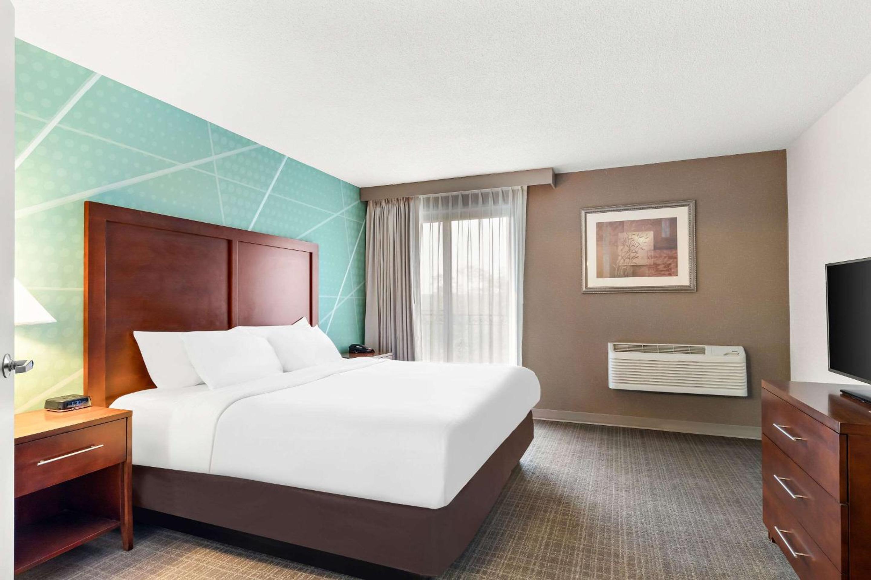 King Room - Accessible/Non-Smoking photo 3