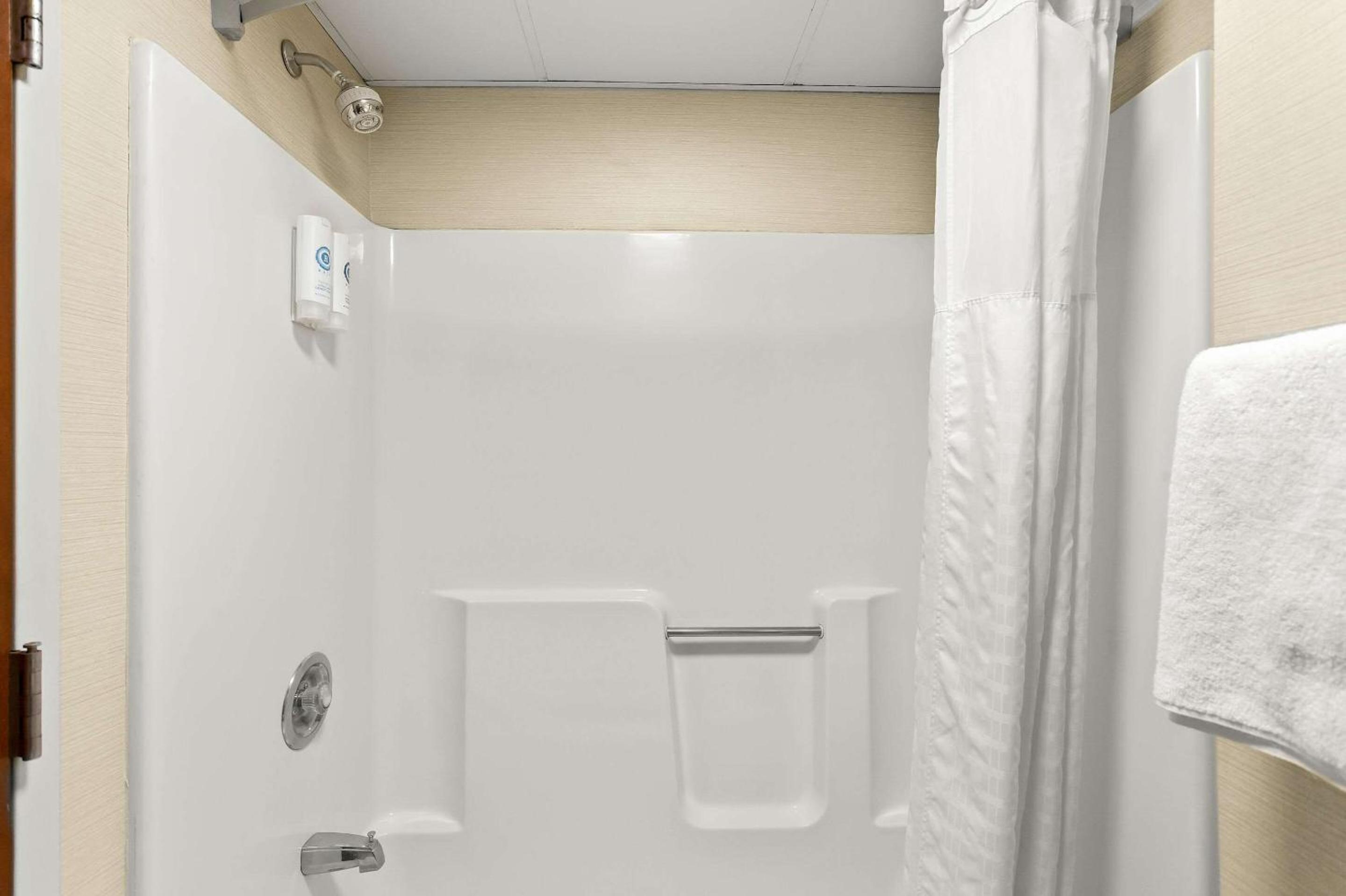 Double Room with Two Double Beds - Non-Smoking - Photo 5