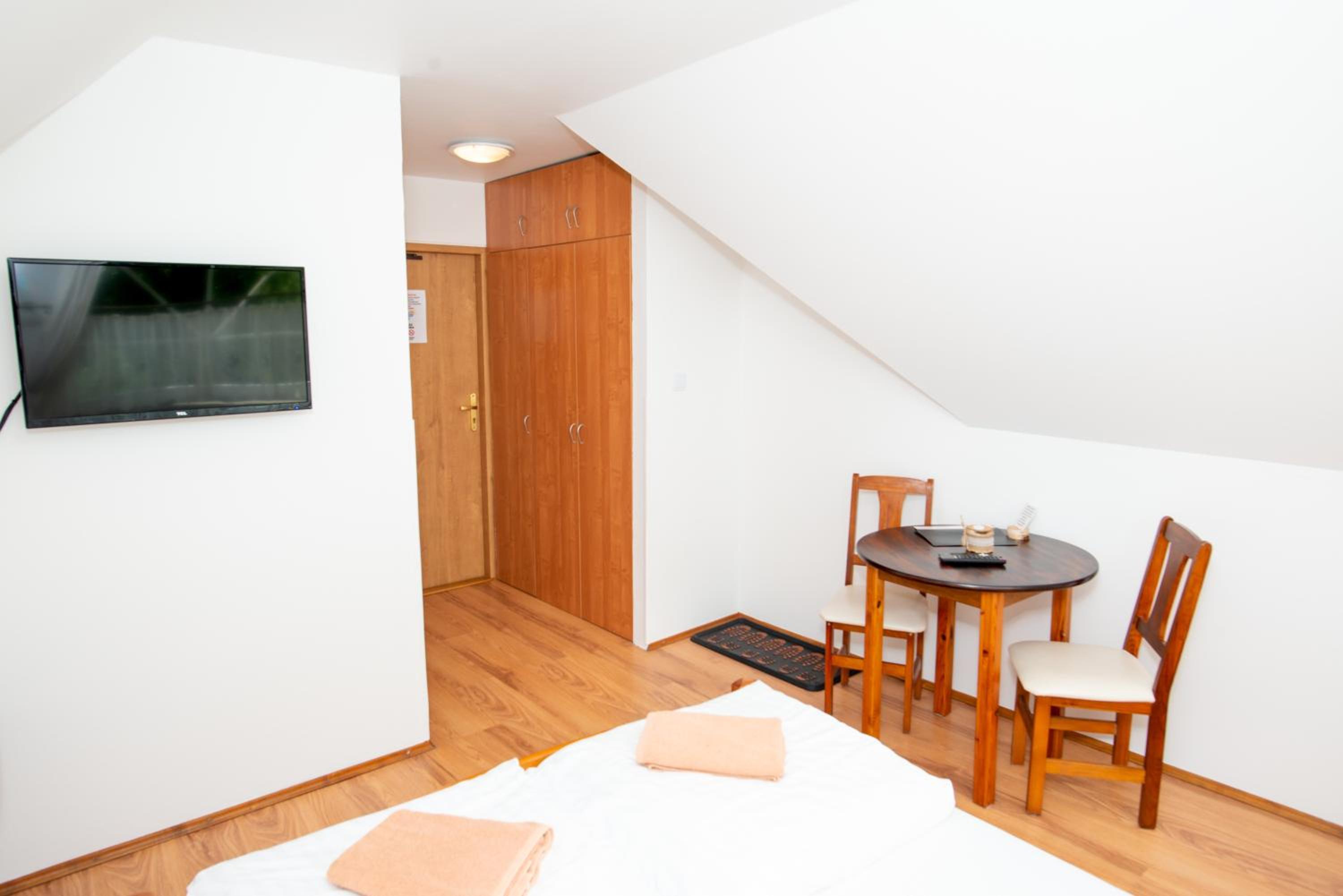 Double Room - Photo 4