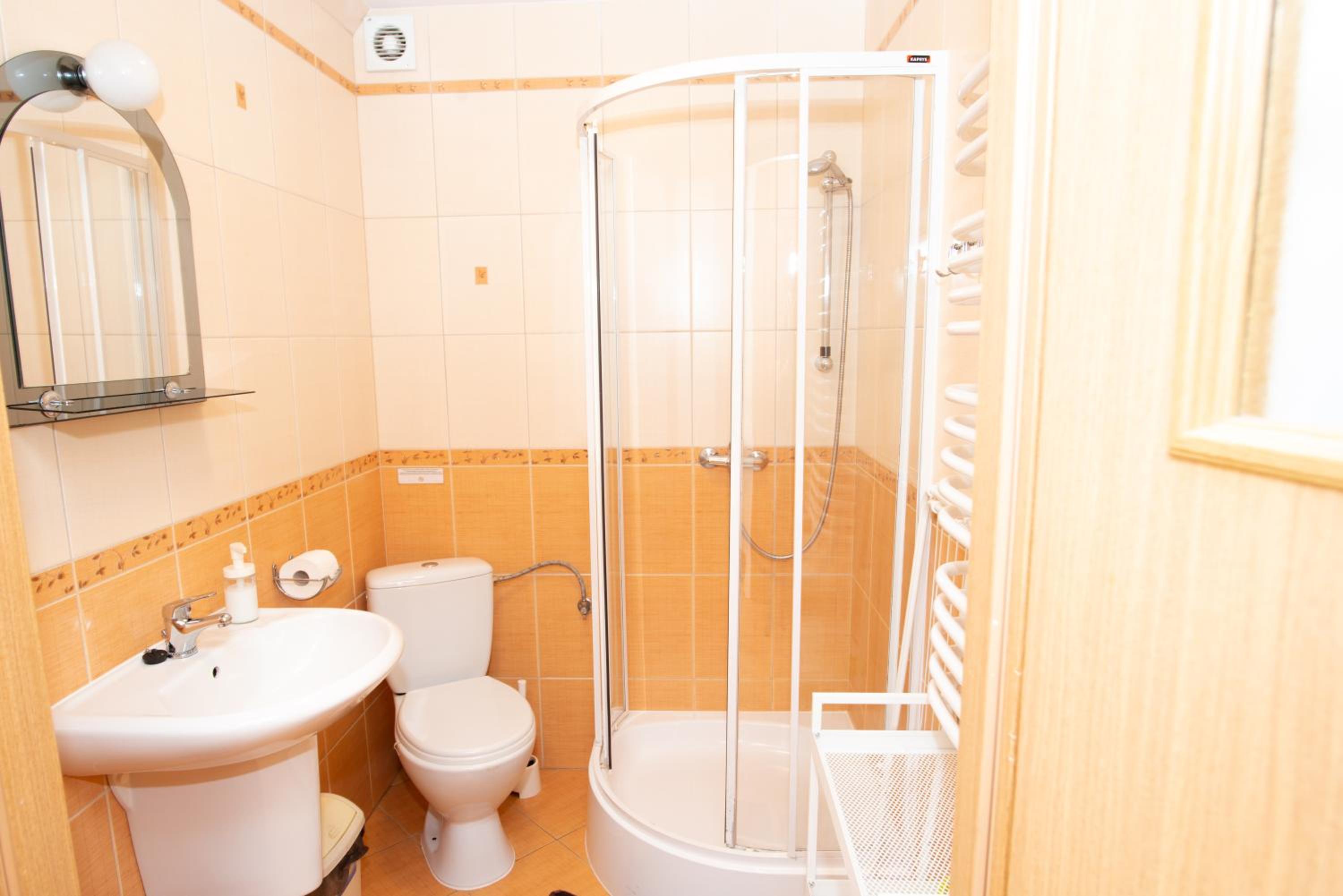 Double Room - Photo 8