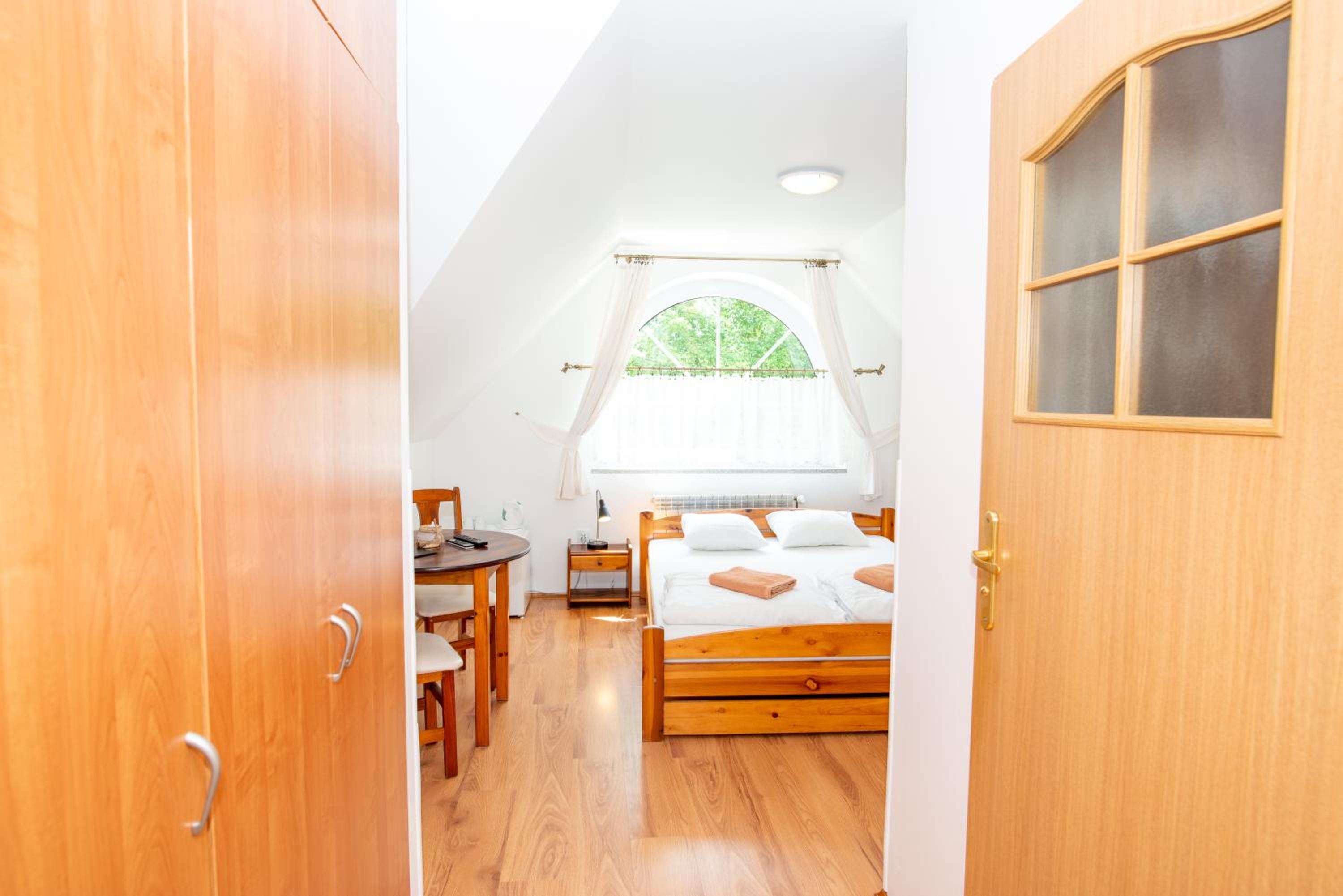 Double Room - Photo 3