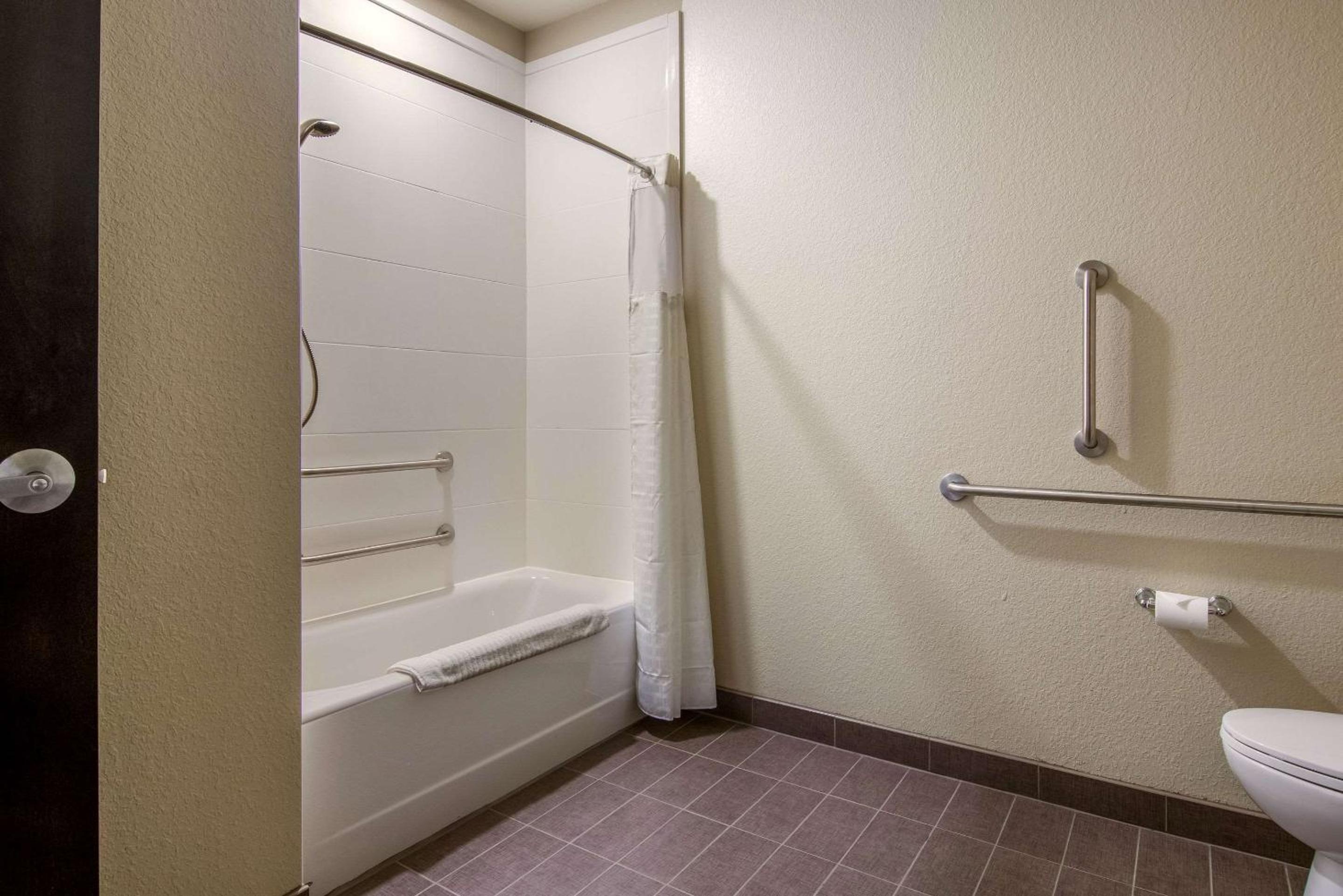 Comfort Suites Brunswick Town Center, 사진 4