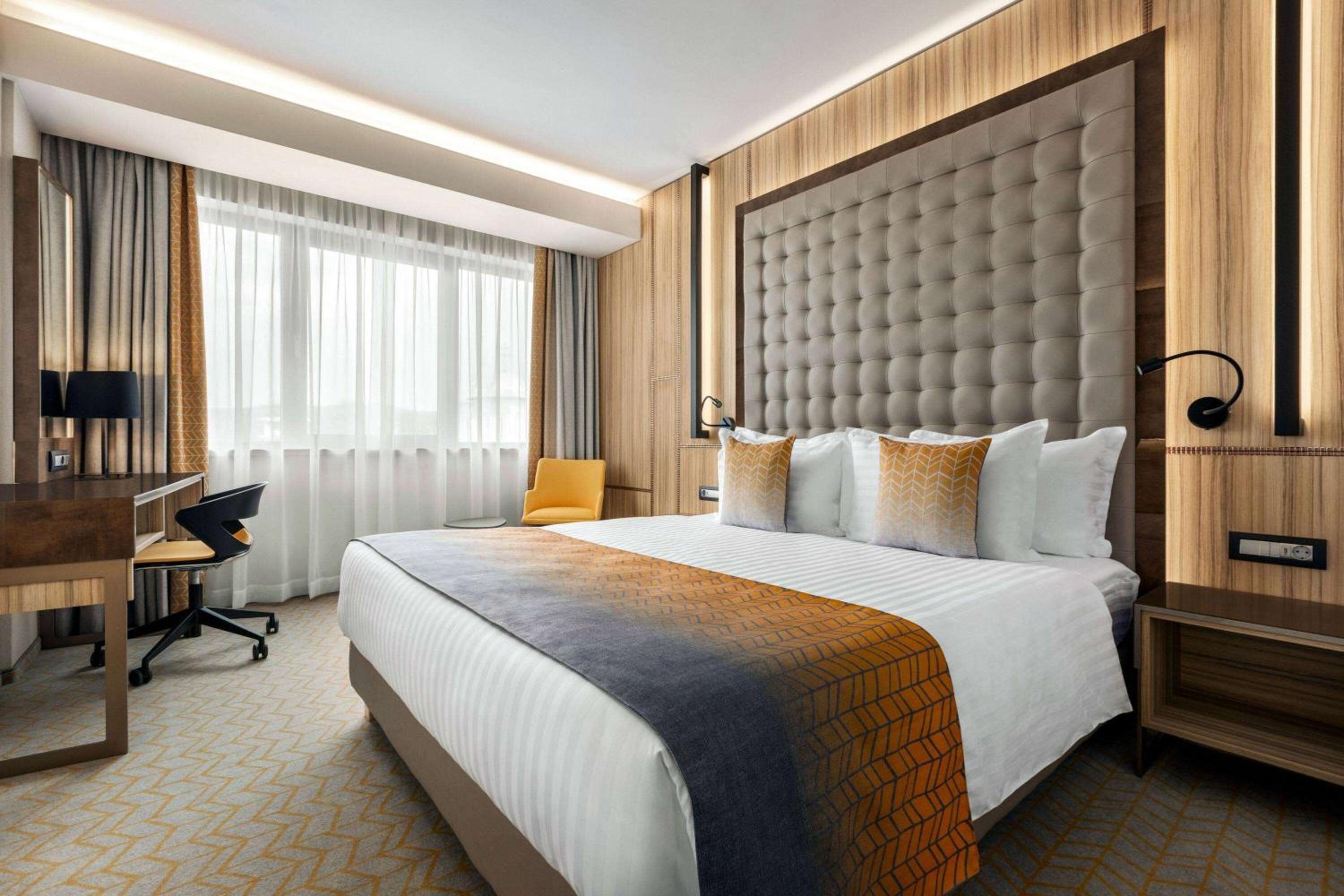 King Room - Non-Smoking - Photo 1