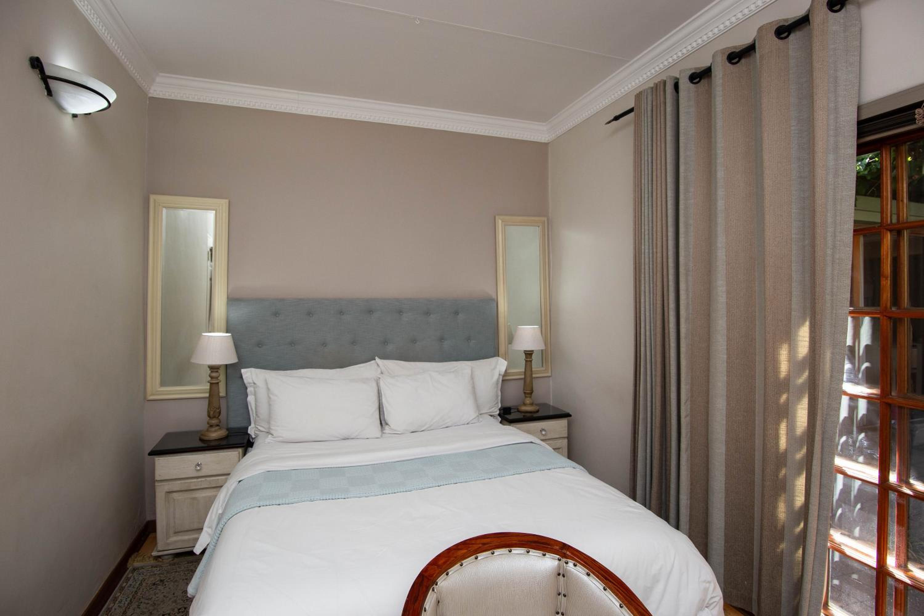 Single Room photo 2