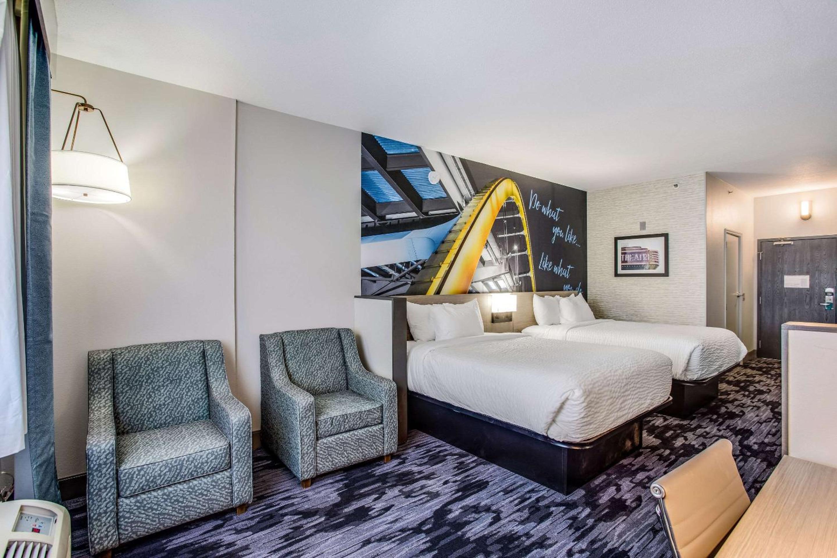 Queen Suite with Two Queen Beds - Non-Smoking