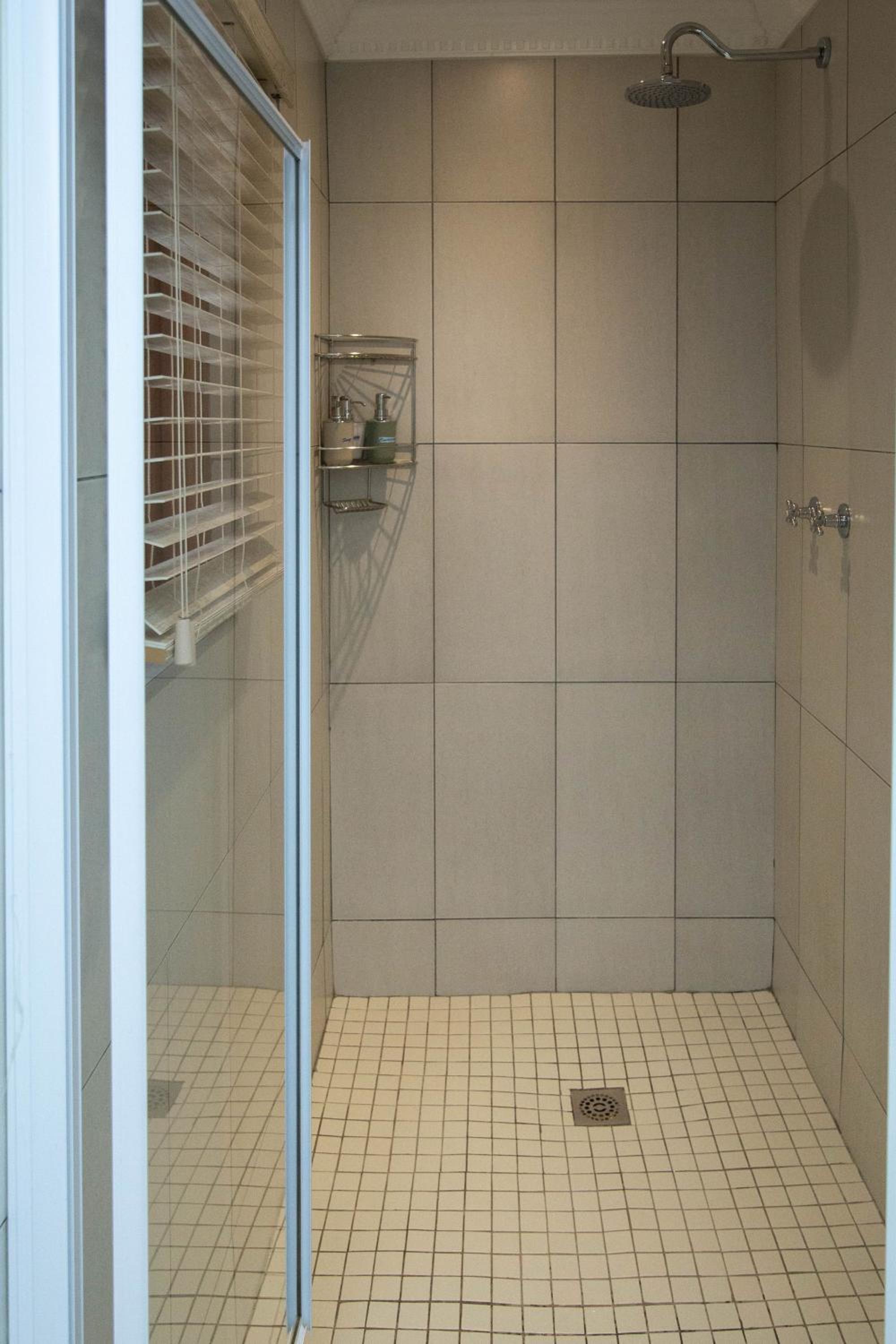 Deluxe Double Room (2 Adults + 1 Child) photo 2