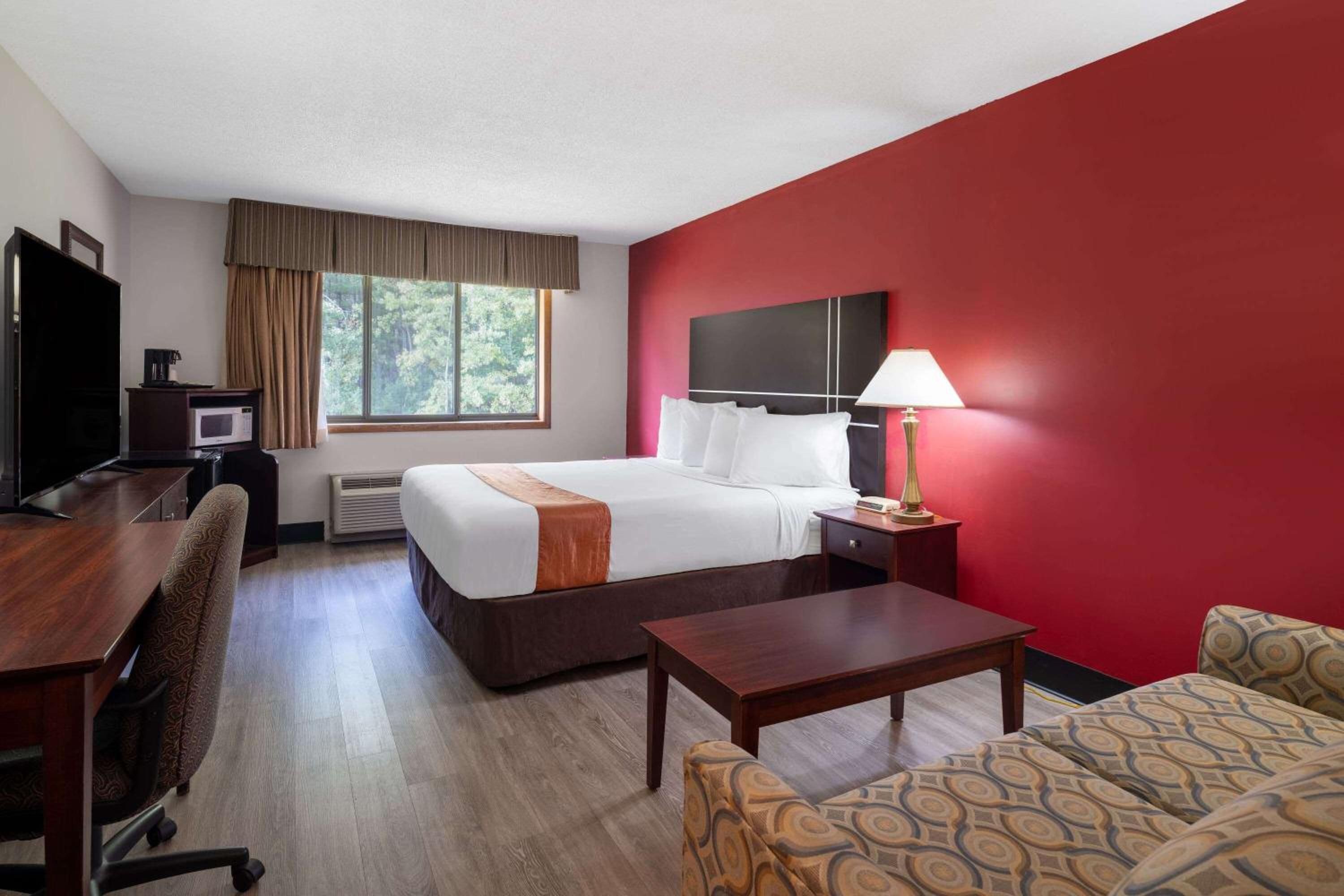 King Room - Non-Smoking - Photo 1