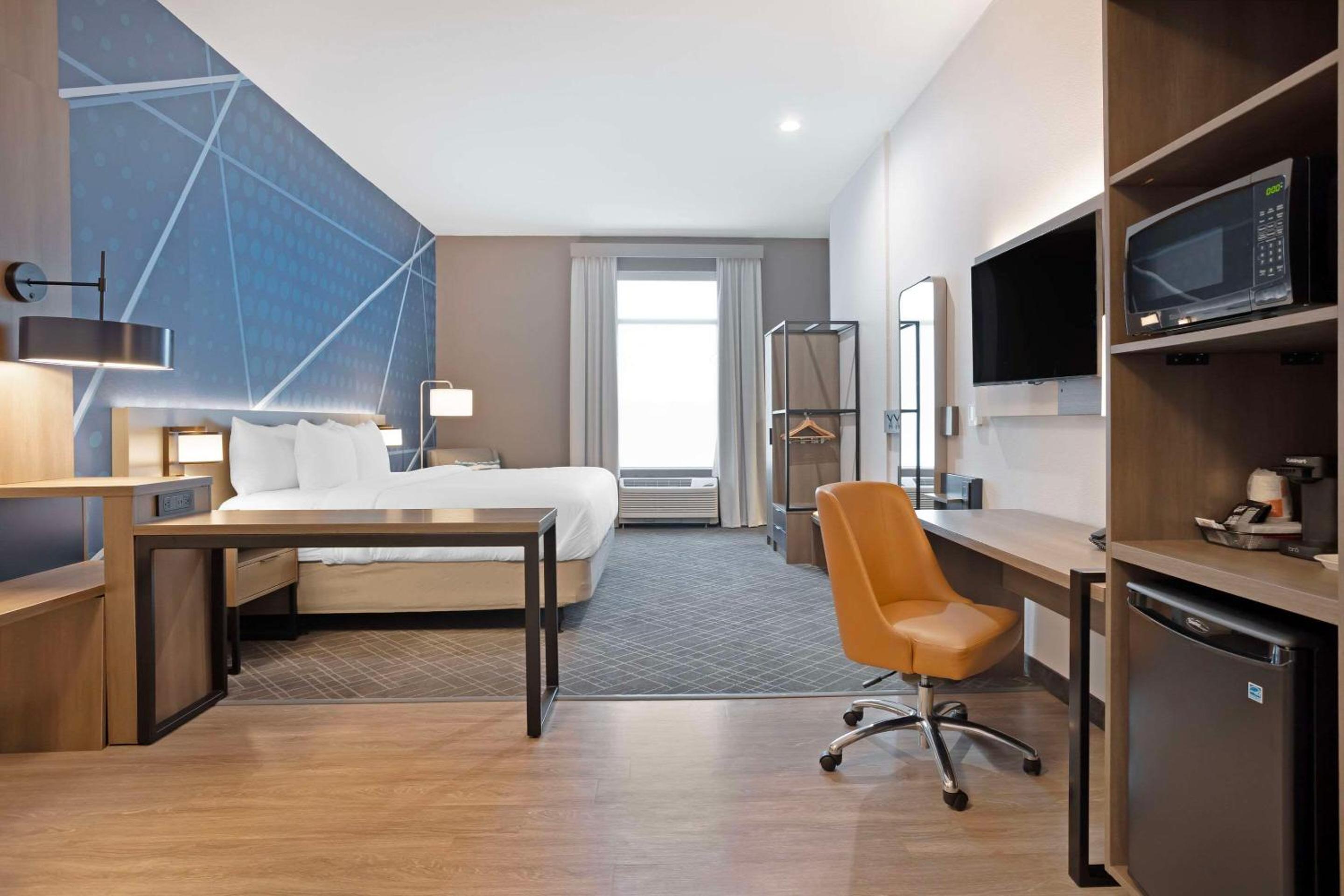 King Room - Disability Access/Non Smoking/Interior Hall - Photo 2