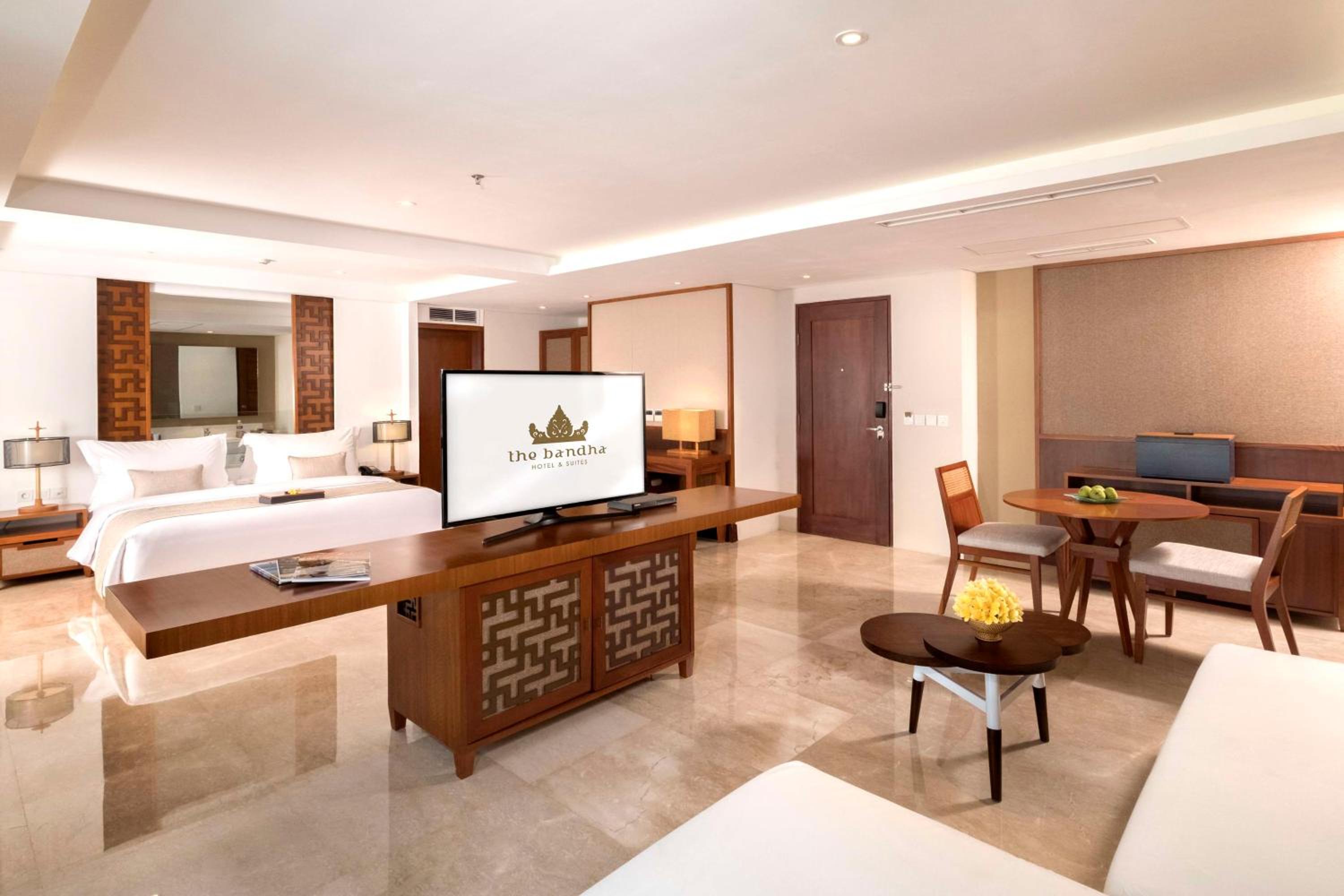 Triple Deluxe Suite with Spa Bath