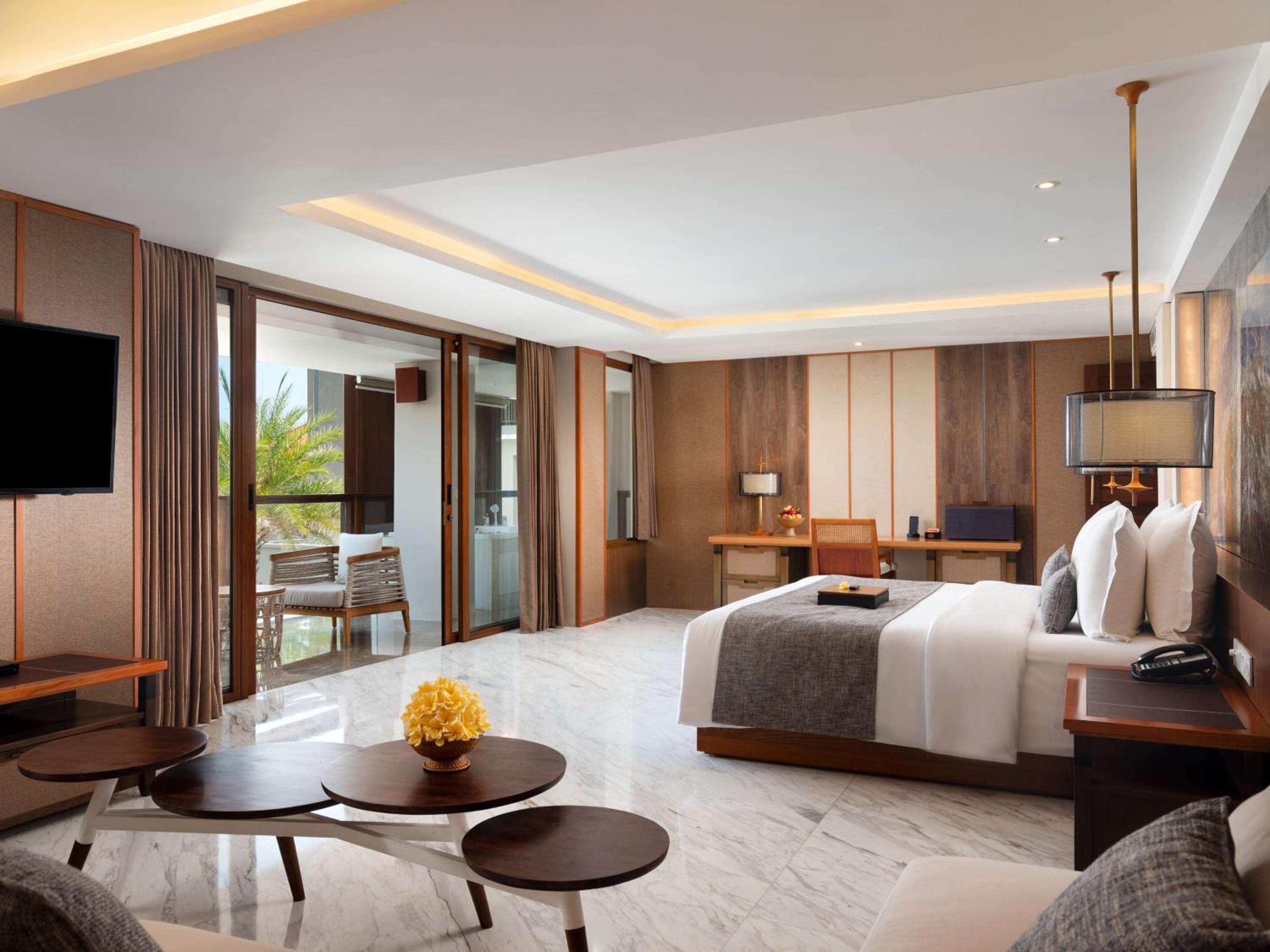 Grand Suite Ocean View with Spa Bath and Daily Beers