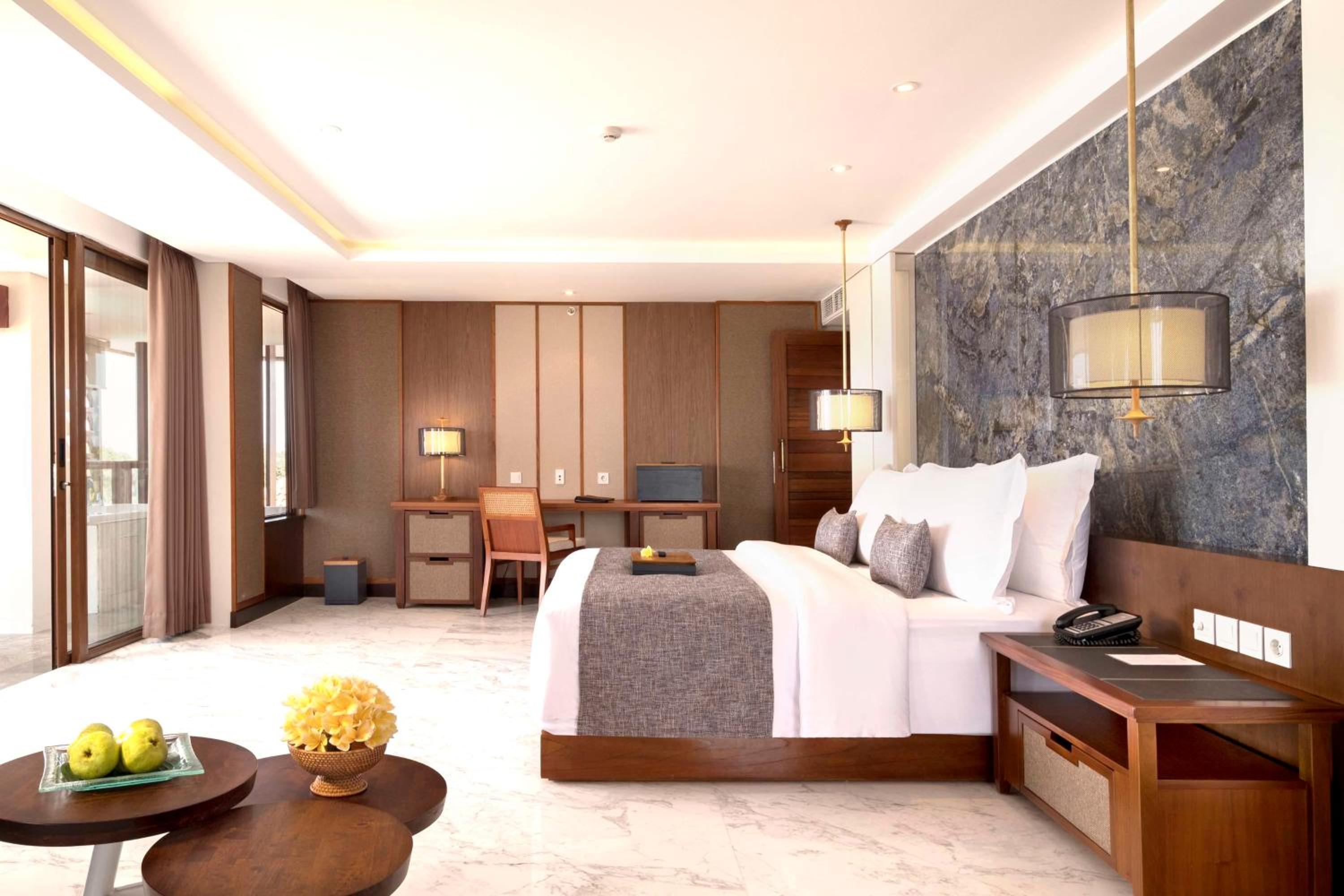 Grand Suite with Spa Bath and One-Time Mini-bar