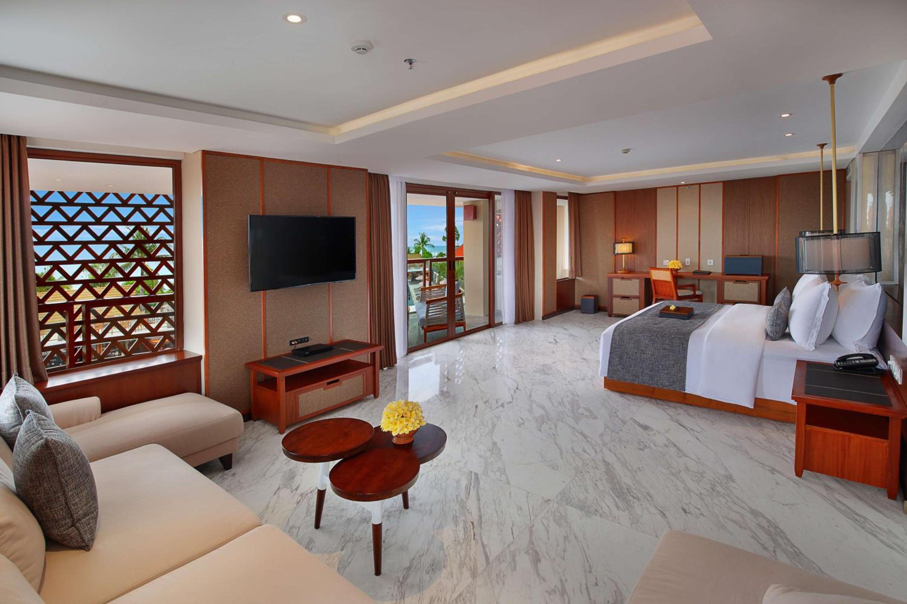 Grand Suite with Spa Bath and Daily Beers
