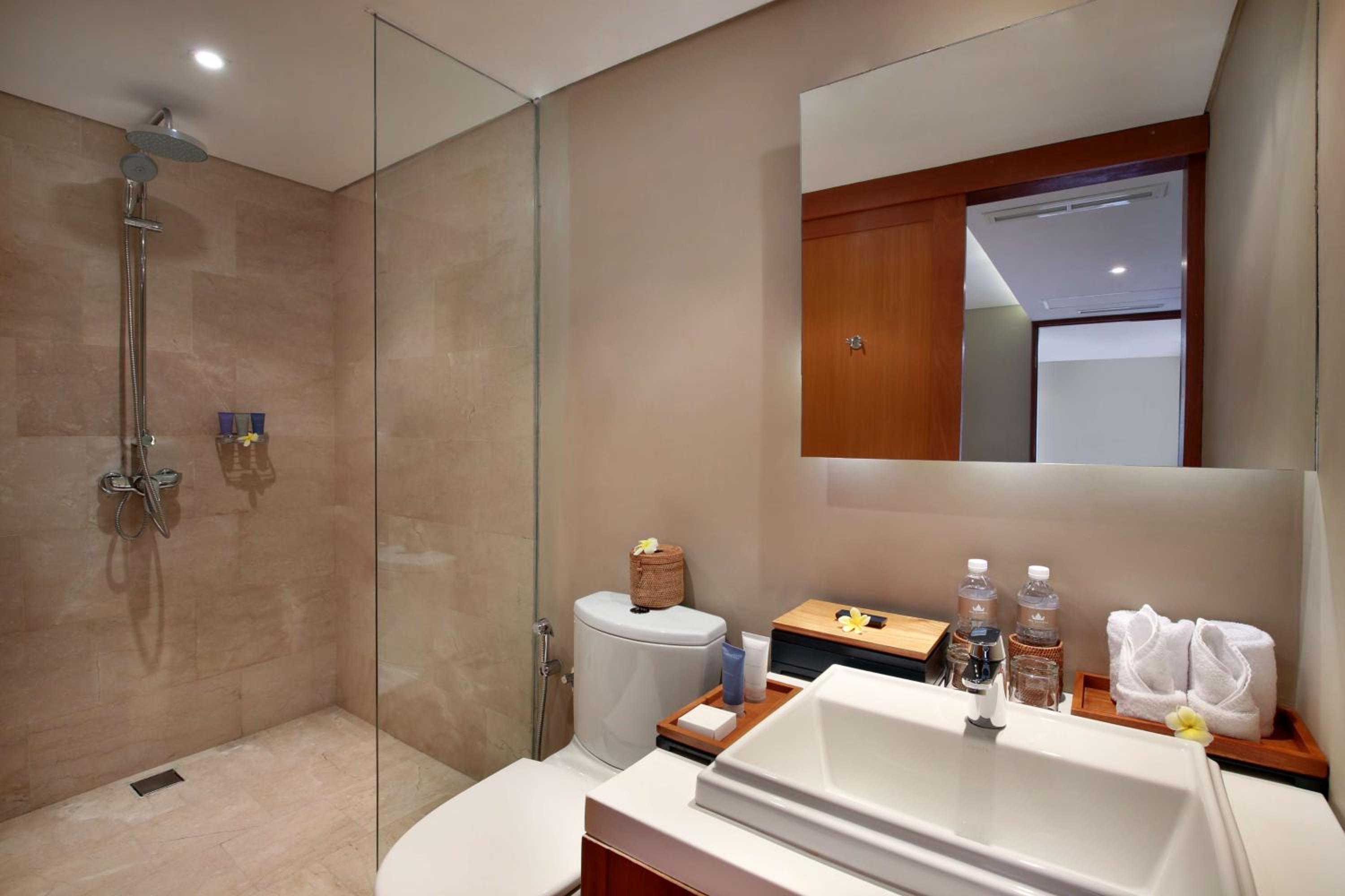 Two-Bedroom Family Suite with One-Time Mini-bar photo 2