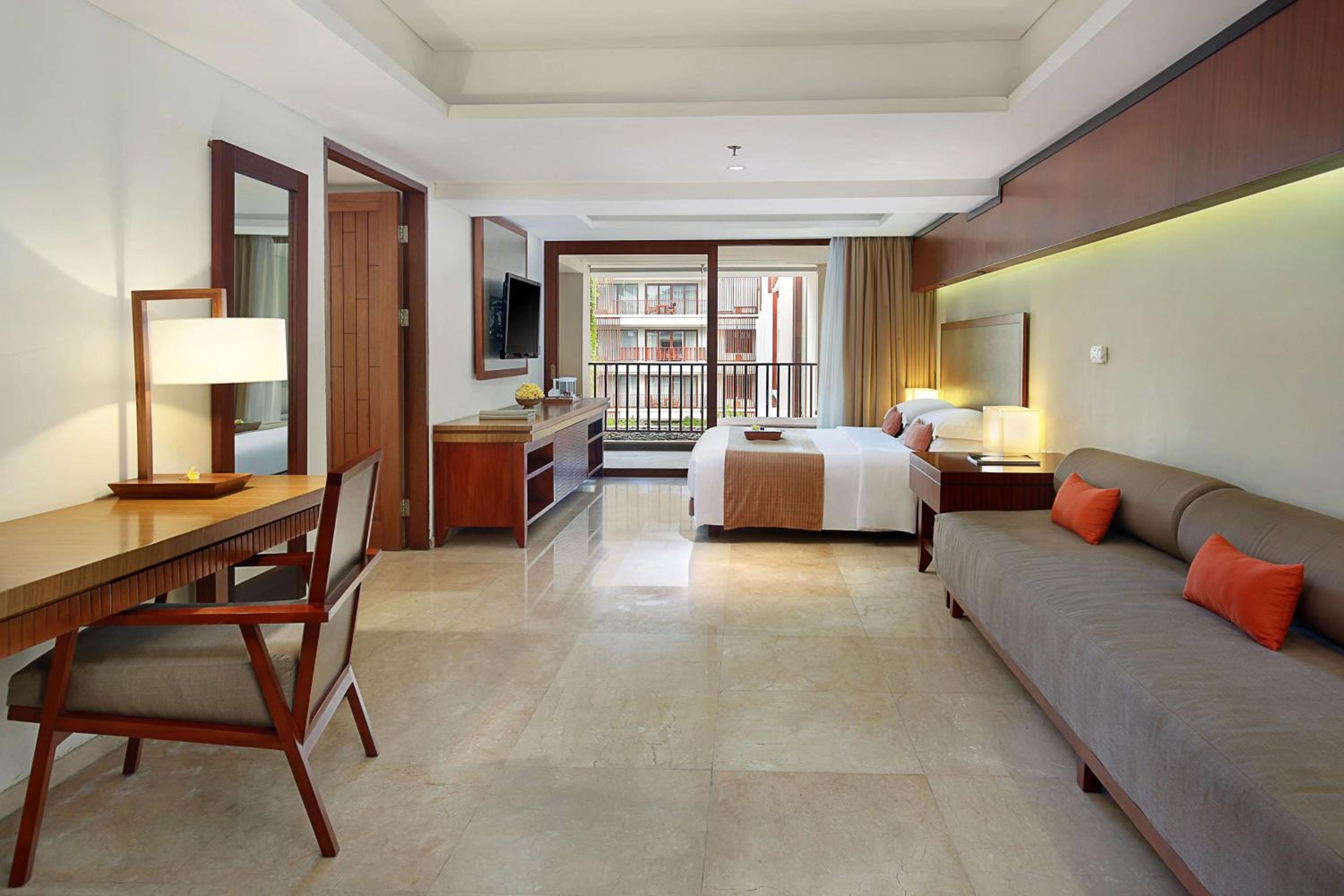 Deluxe Suite with Spa Bath and Daily Beers photo 2