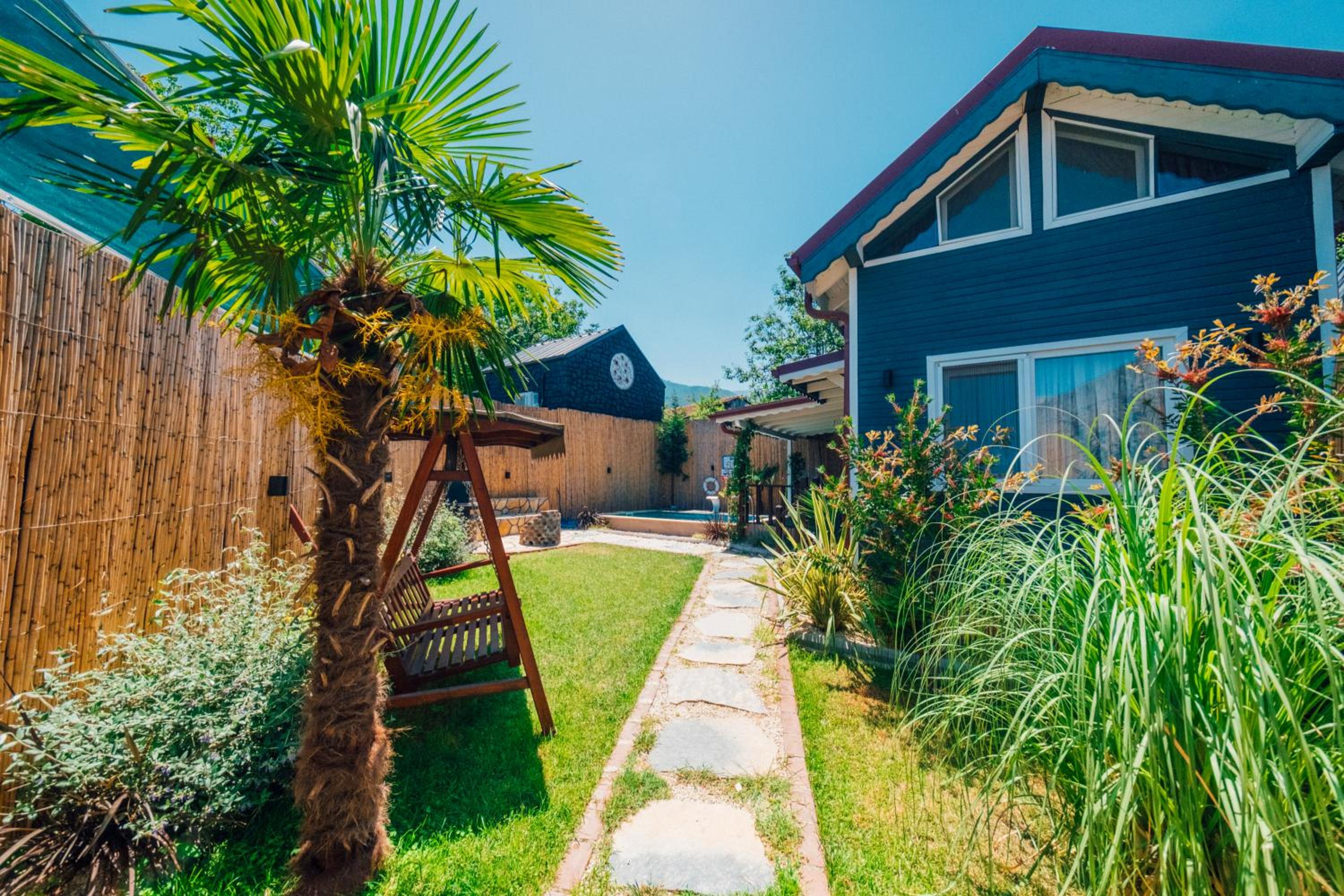 Two-Bedroom Bungalow - Photo 3