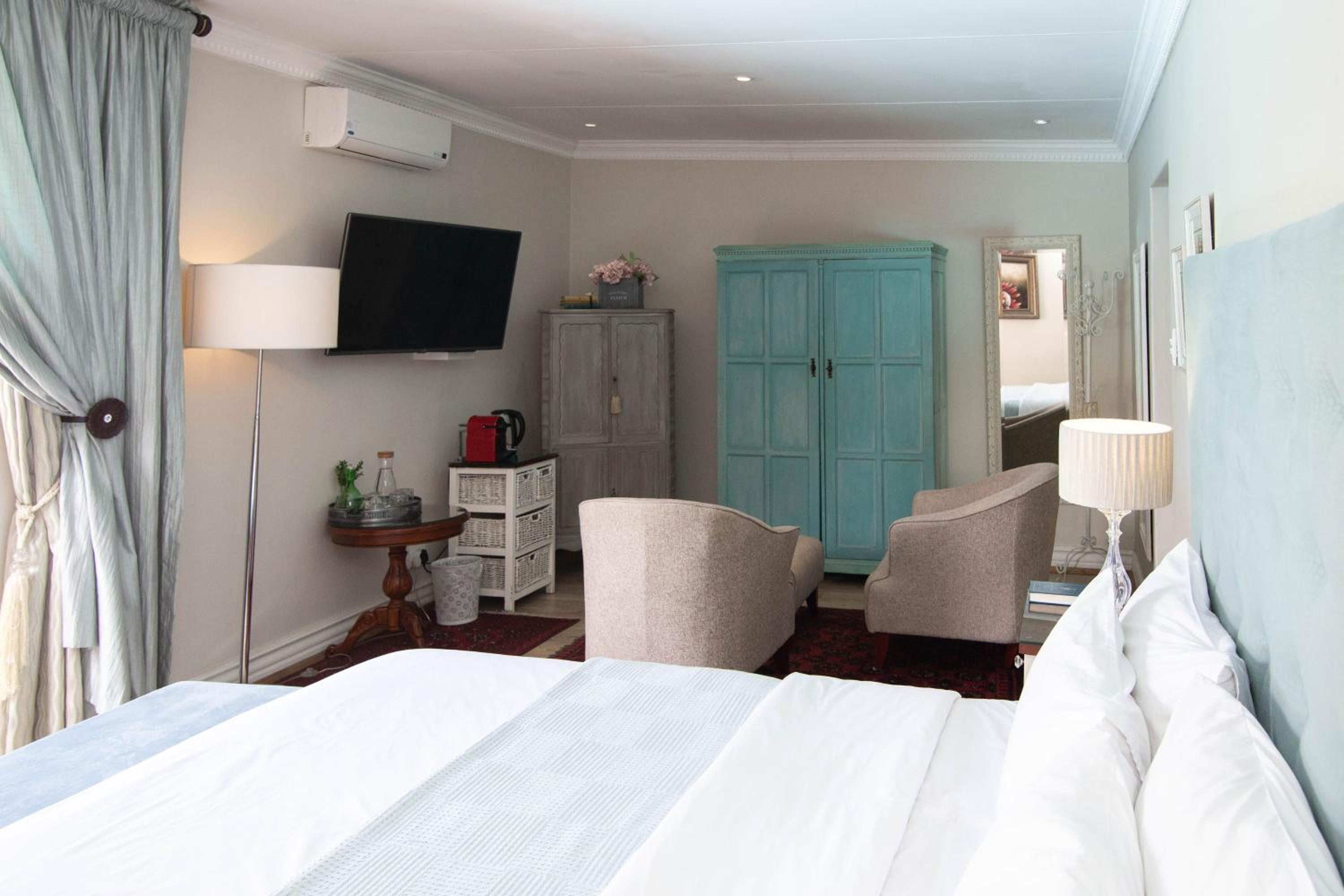 King Room with Pool View